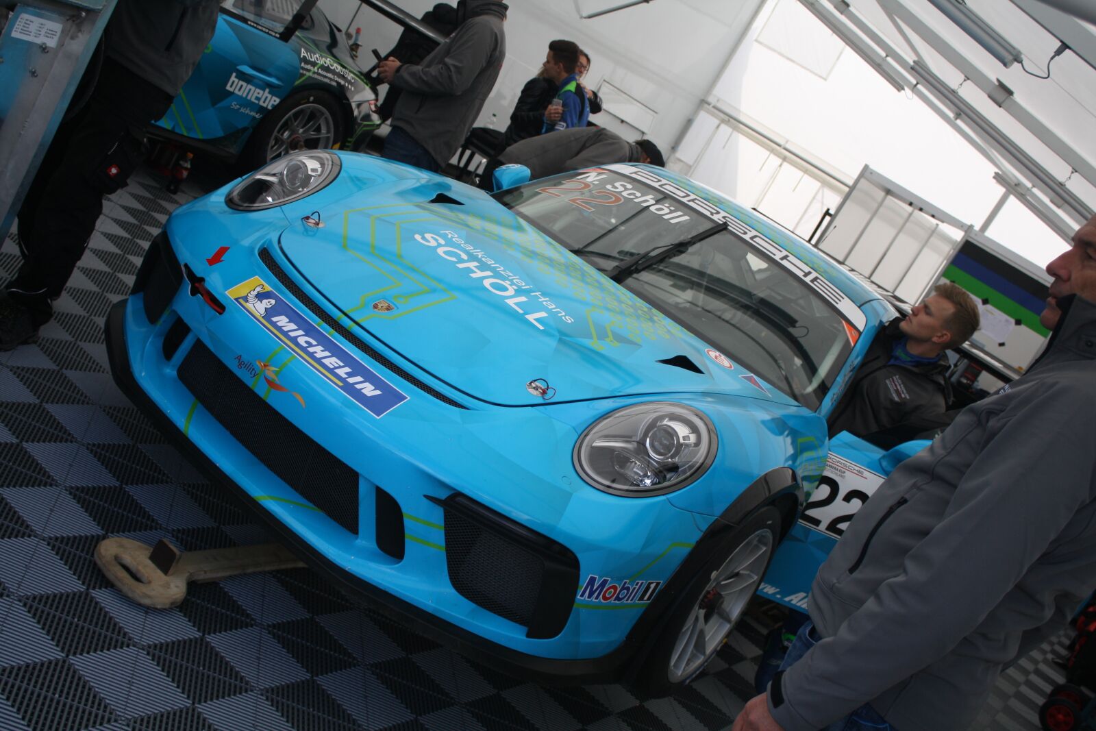 Canon EOS 1000D (EOS Digital Rebel XS / EOS Kiss F) sample photo. Racecar, porsche, blue photography