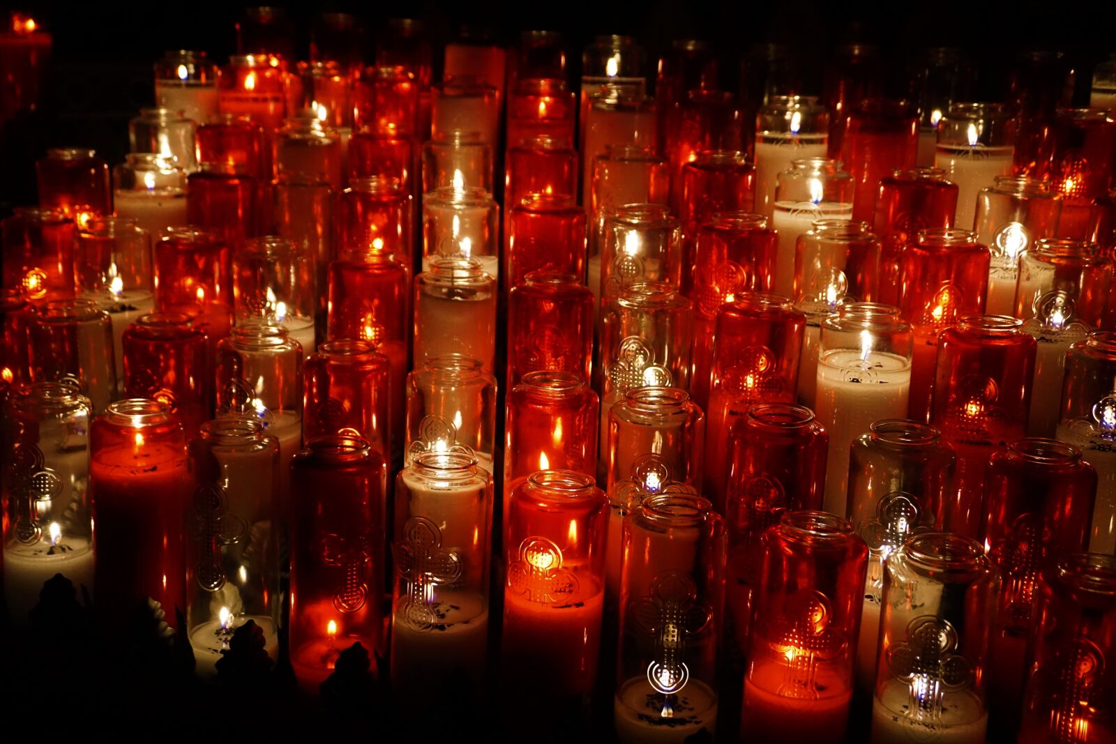 Sony a6000 sample photo. Candle, catholic, church, fire photography