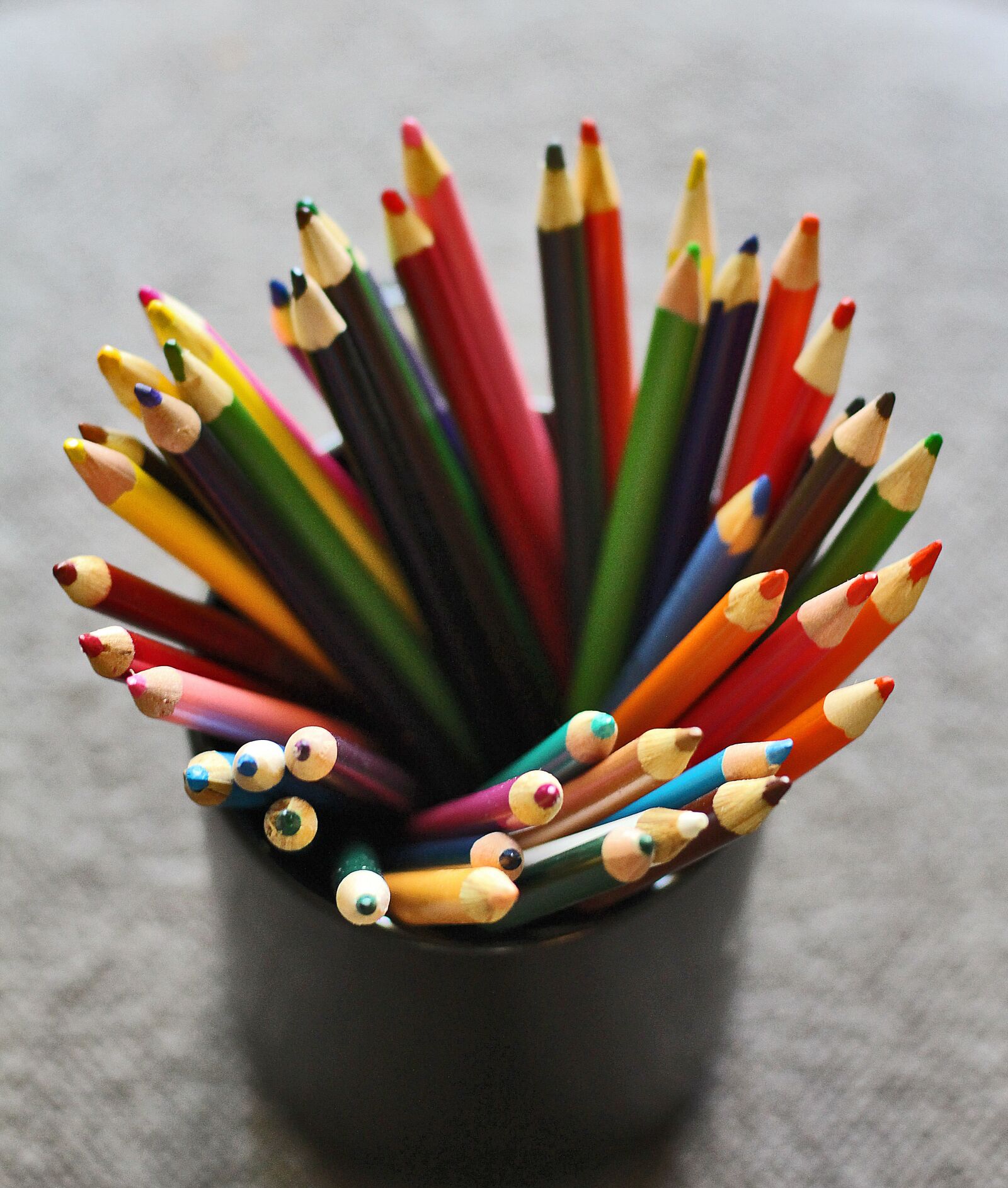 Canon EOS 700D (EOS Rebel T5i / EOS Kiss X7i) sample photo. Pencils, colored pencils, color photography