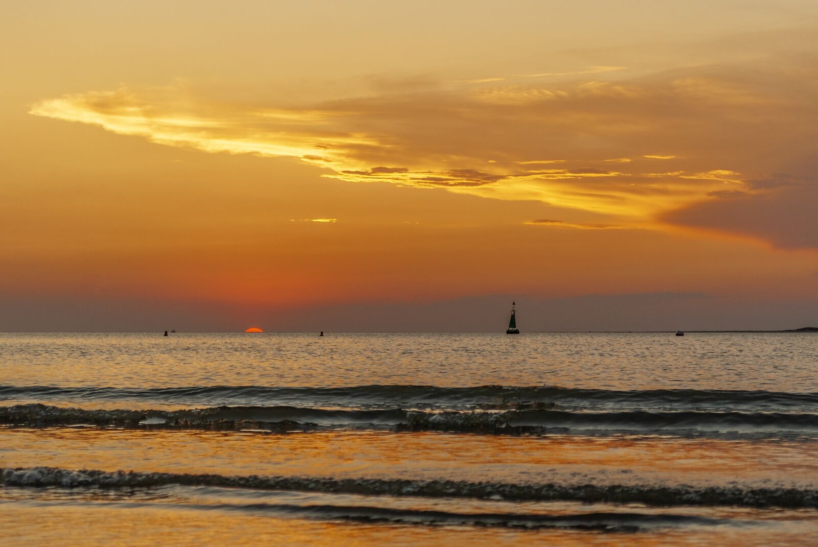 Nikon D3000 sample photo. Sunset, background, sun photography
