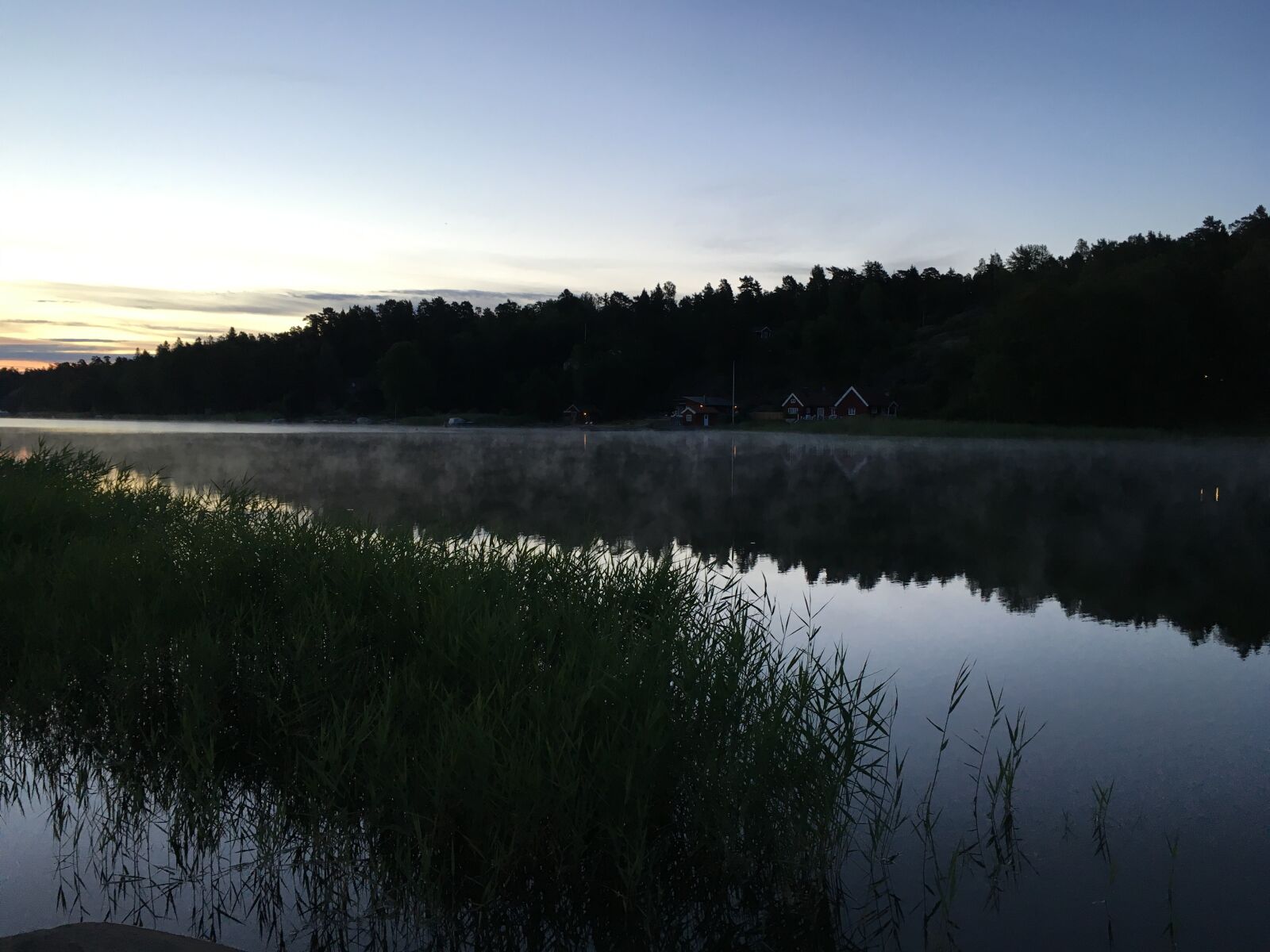 Apple iPhone SE sample photo. Lake, evening, calm photography