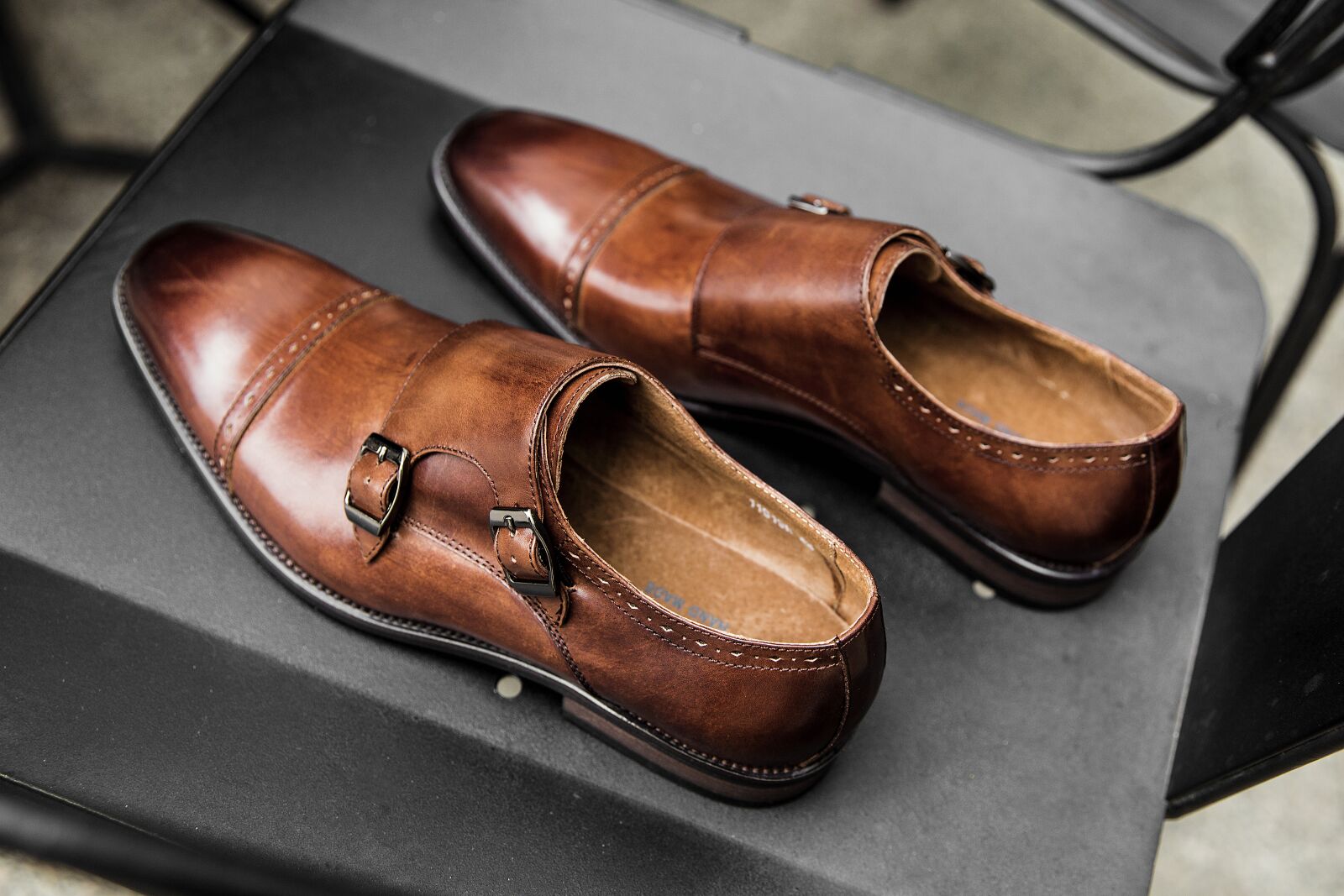 Canon EF 24-70mm F2.8L II USM sample photo. Shoes men, shoe, shine photography