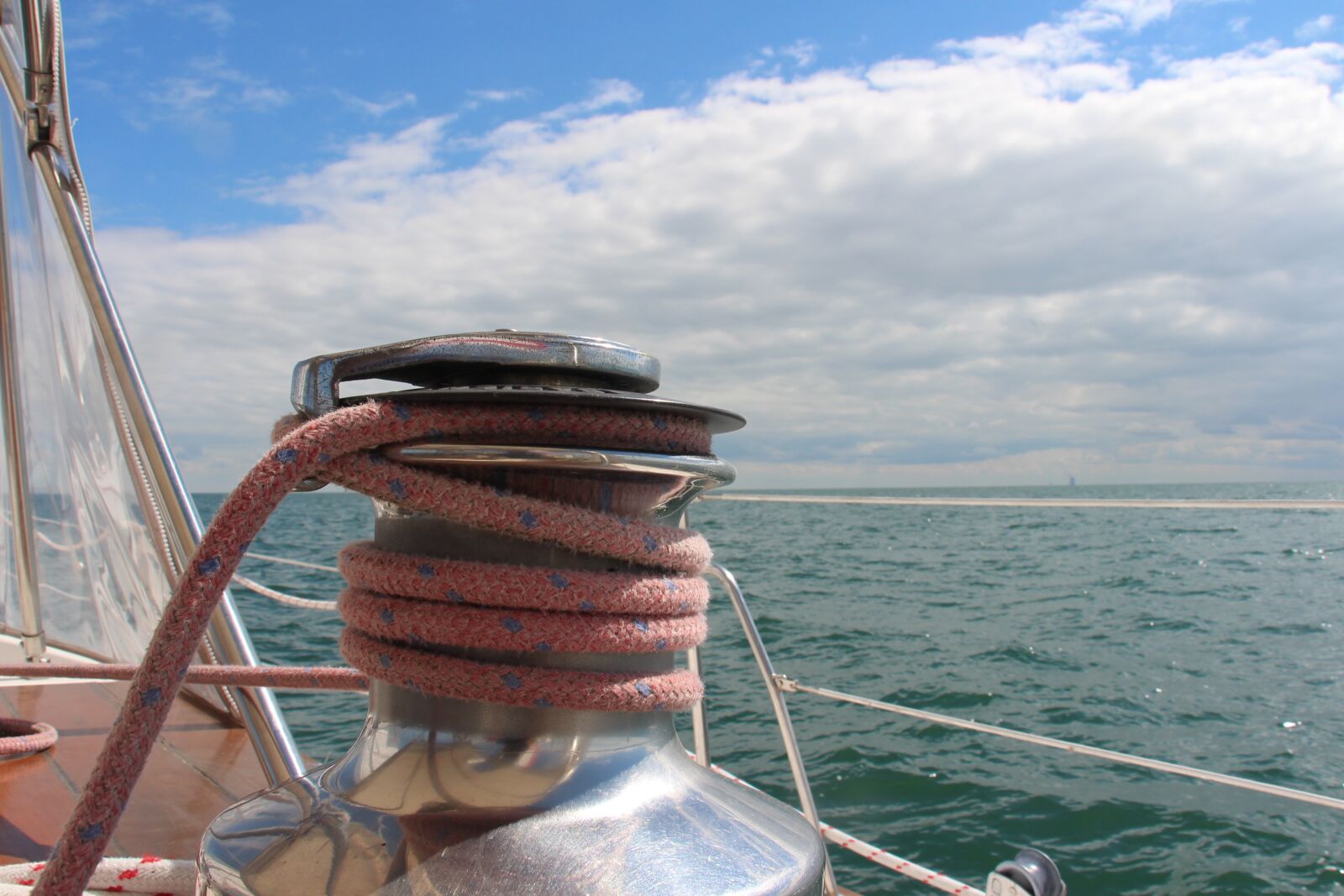 Canon EOS 700D (EOS Rebel T5i / EOS Kiss X7i) sample photo. Pulley, sailing, canada photography