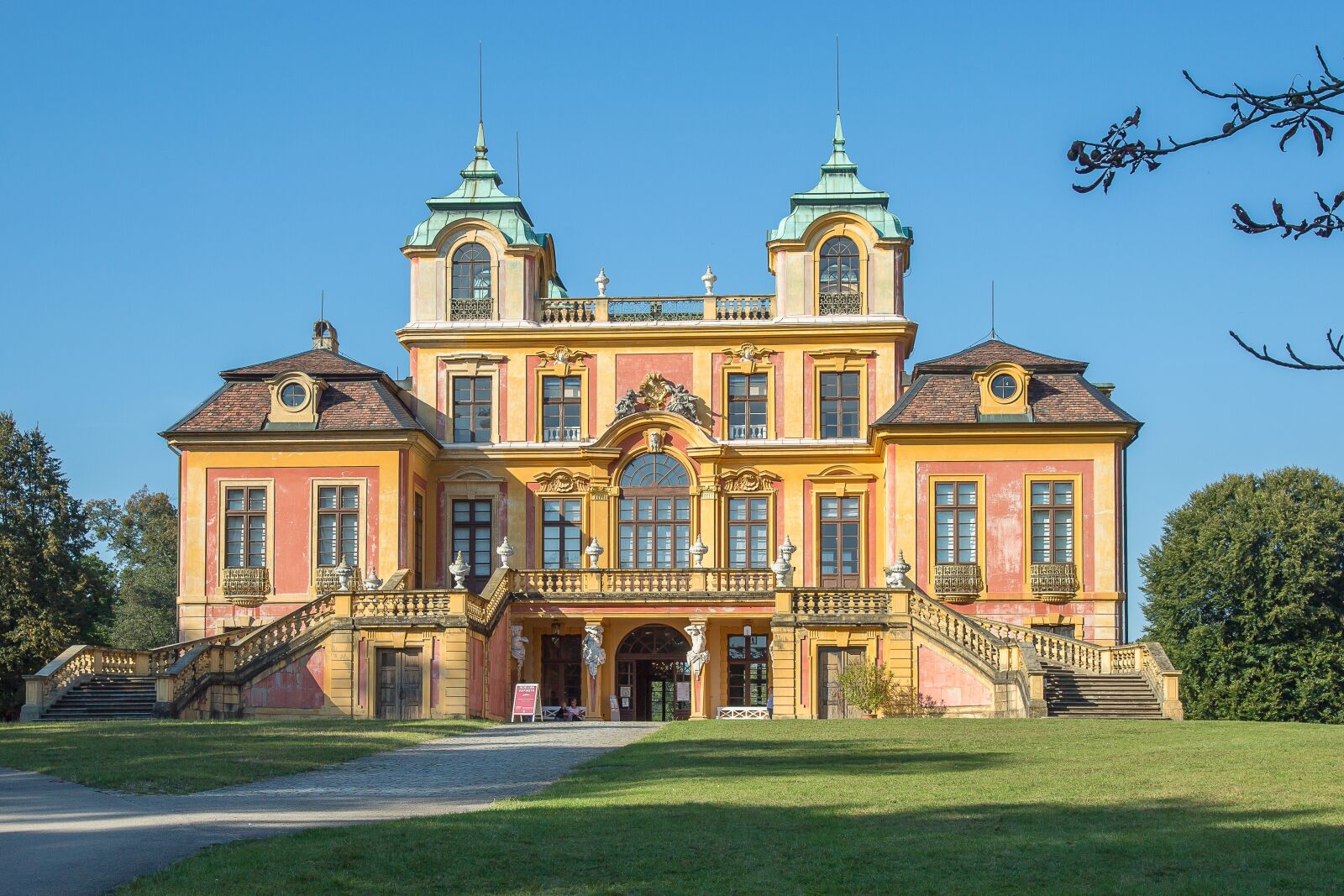 Canon EF 24-105mm F4L IS USM sample photo. Concluded favorite, ludwigsburg germany photography
