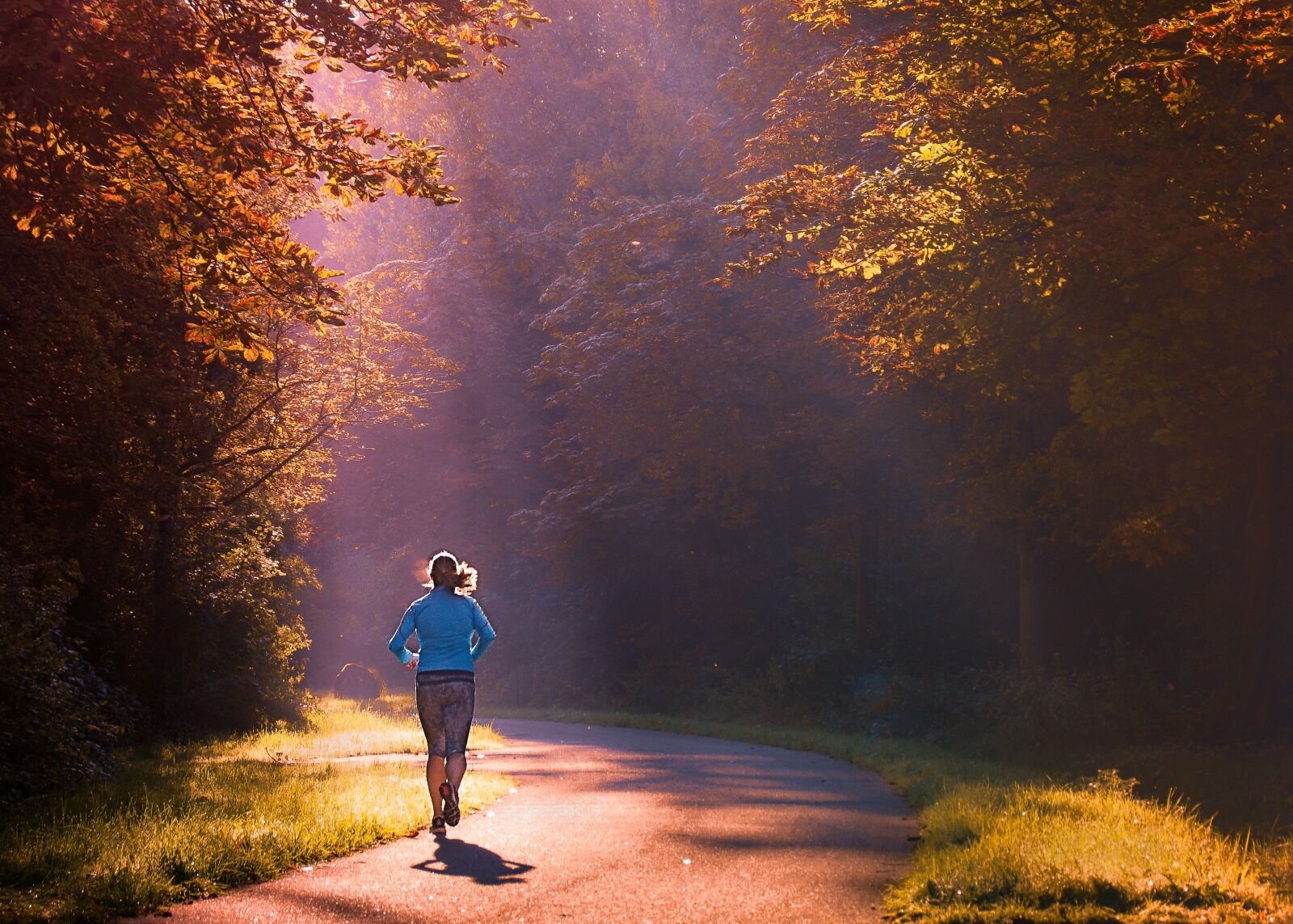 Sony SLT-A58 sample photo. Running, woman, morning photography