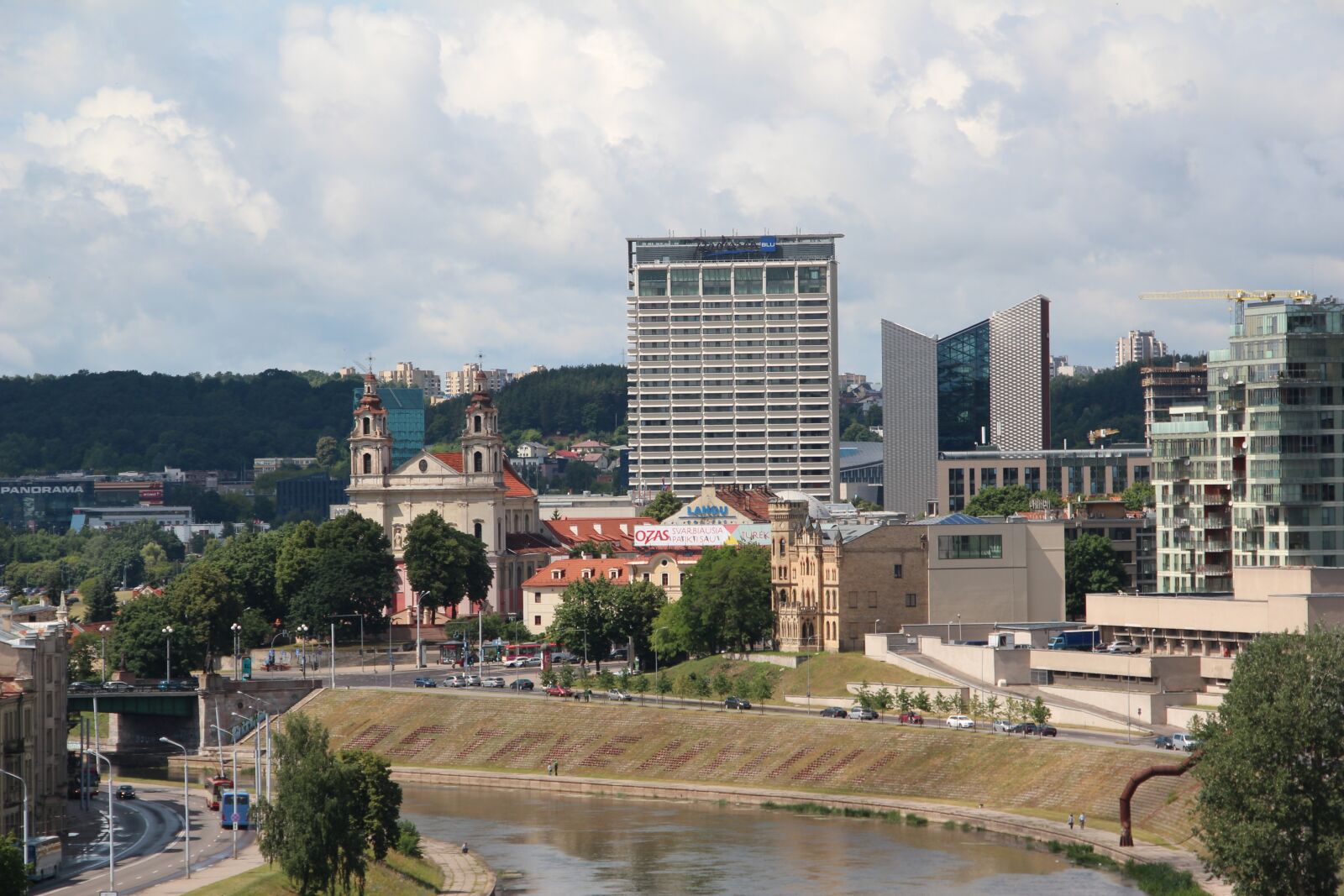 Canon EOS 600D (Rebel EOS T3i / EOS Kiss X5) sample photo. Urban landscape, lithuania, vilnius photography