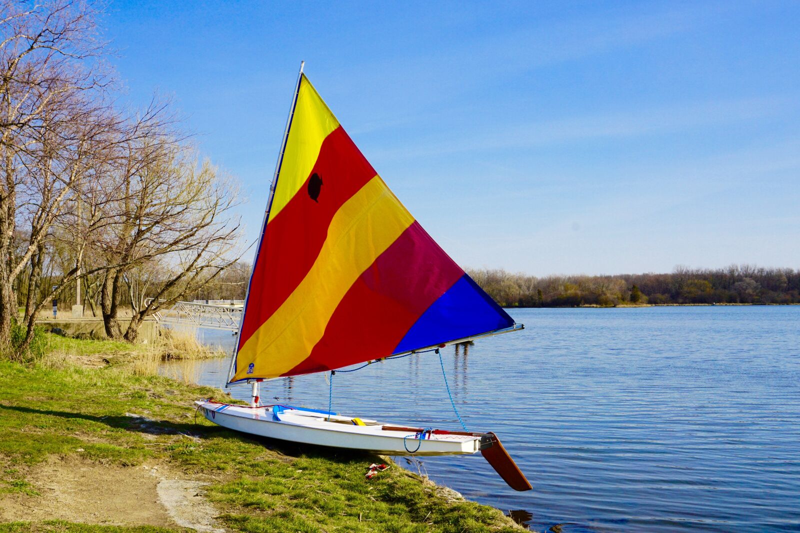 Sony a5100 sample photo. Boat, sail, water photography