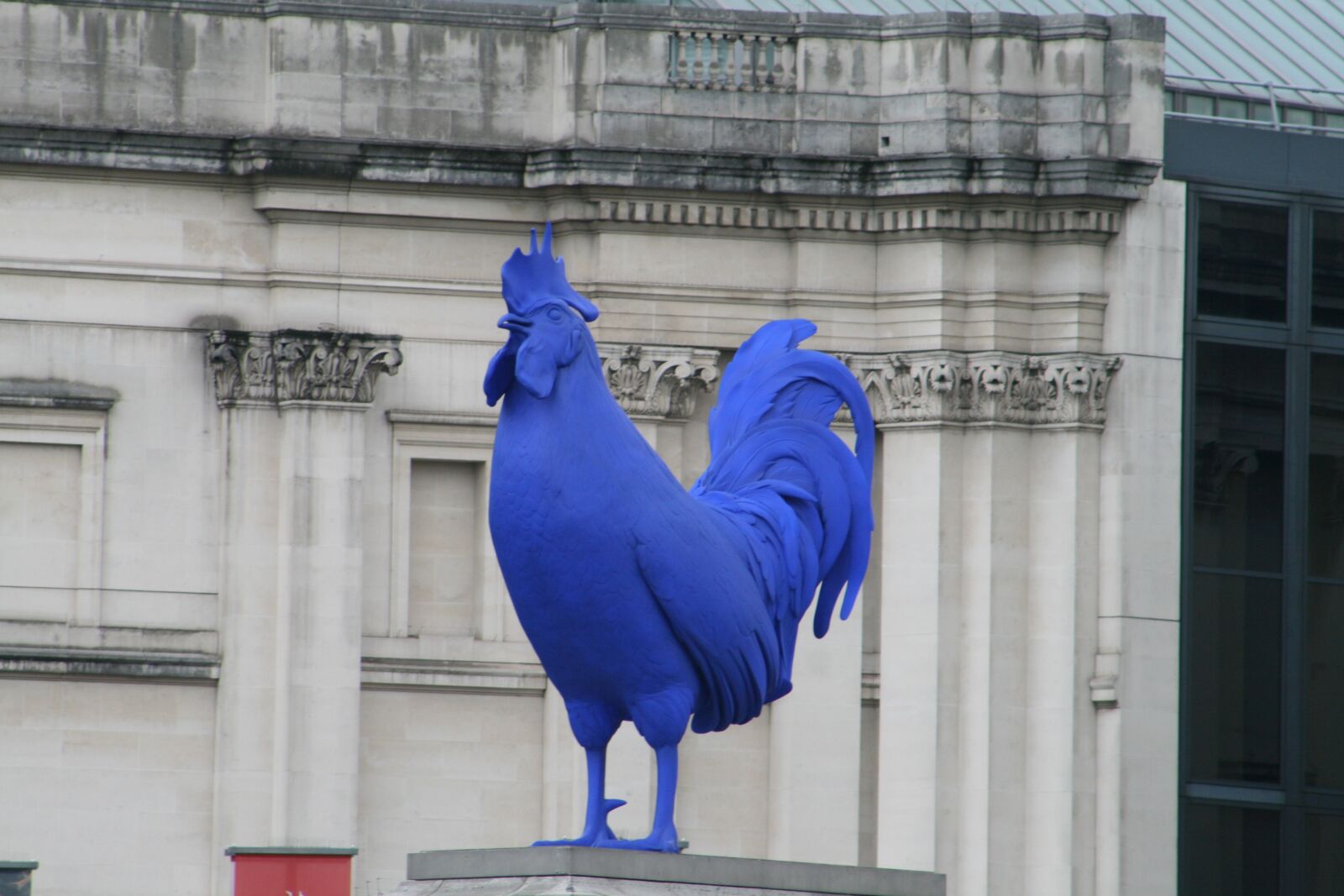 Canon EOS 400D (EOS Digital Rebel XTi / EOS Kiss Digital X) sample photo. Cock, london, blue photography