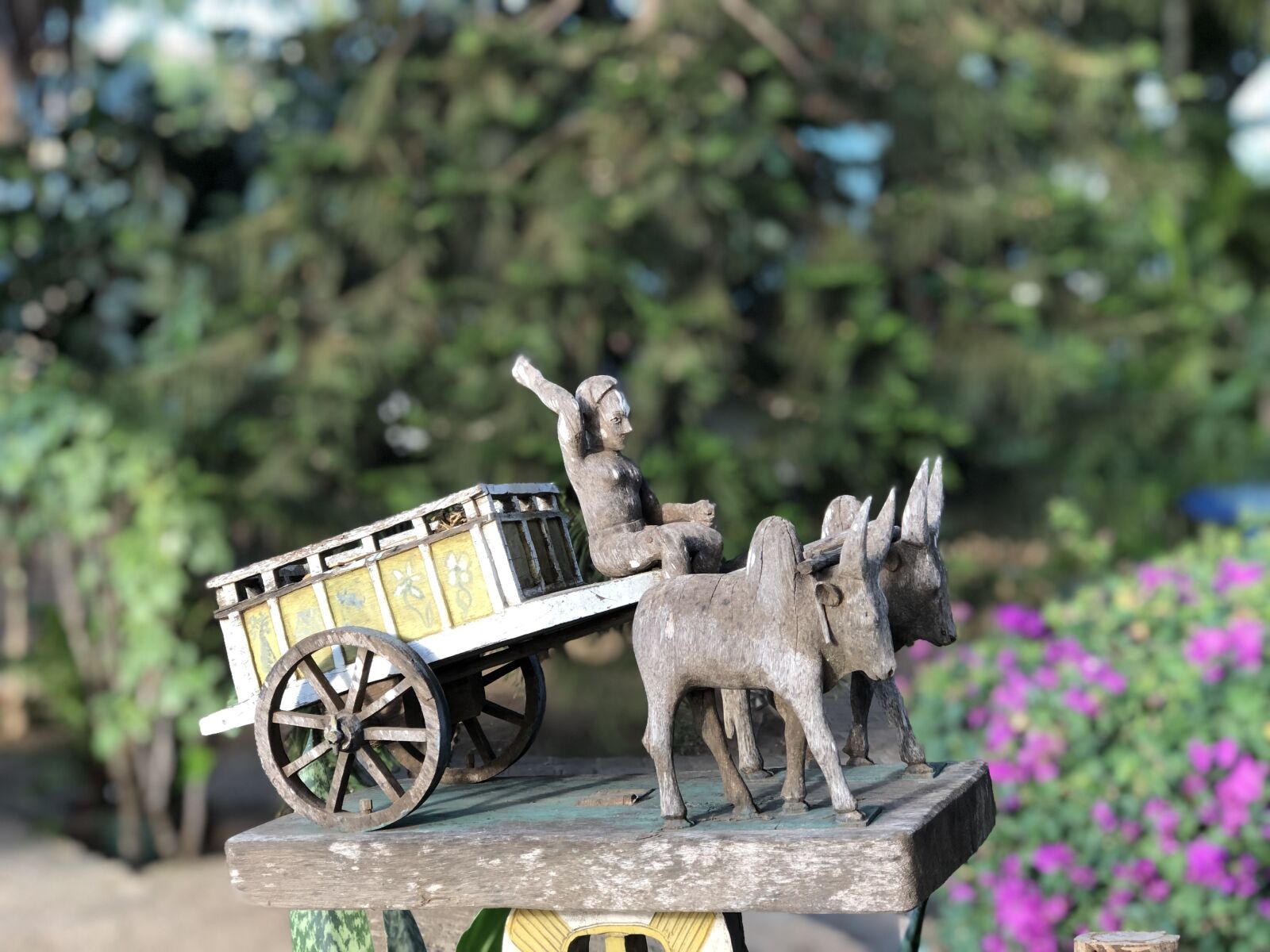 iPhone 8 Plus back dual camera 6.6mm f/2.8 sample photo. Statuette, madagascar, characters photography