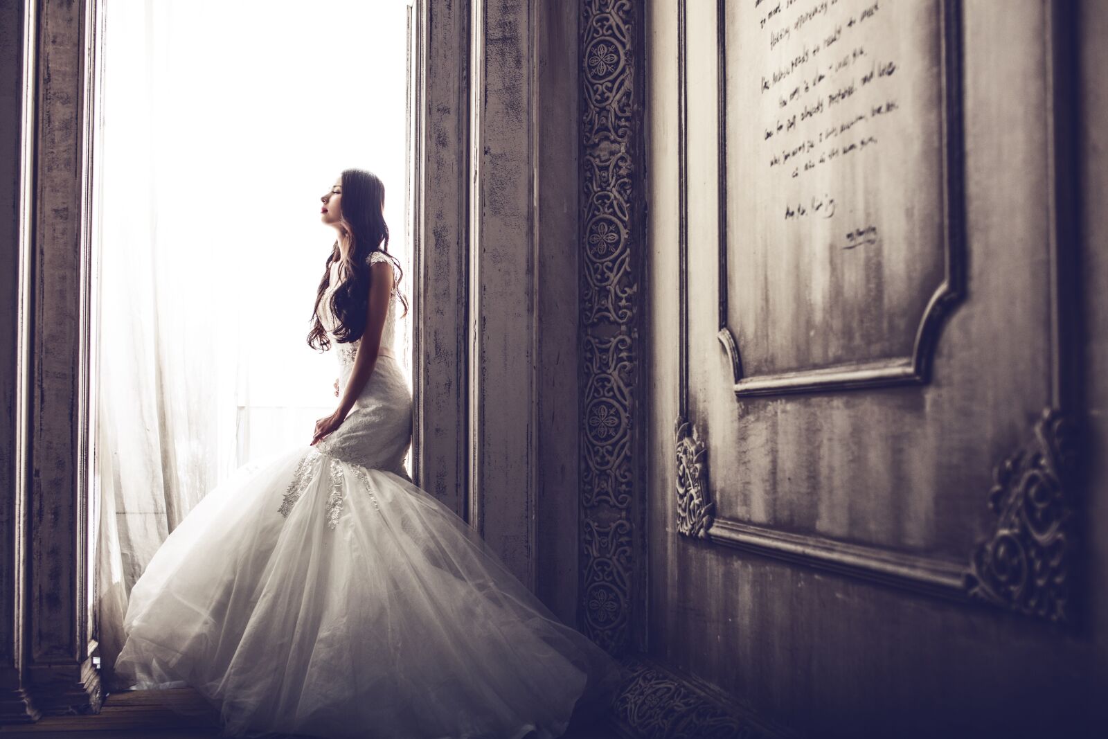 Canon EOS 5D Mark III sample photo. Wedding dresses, bride, wedding photography