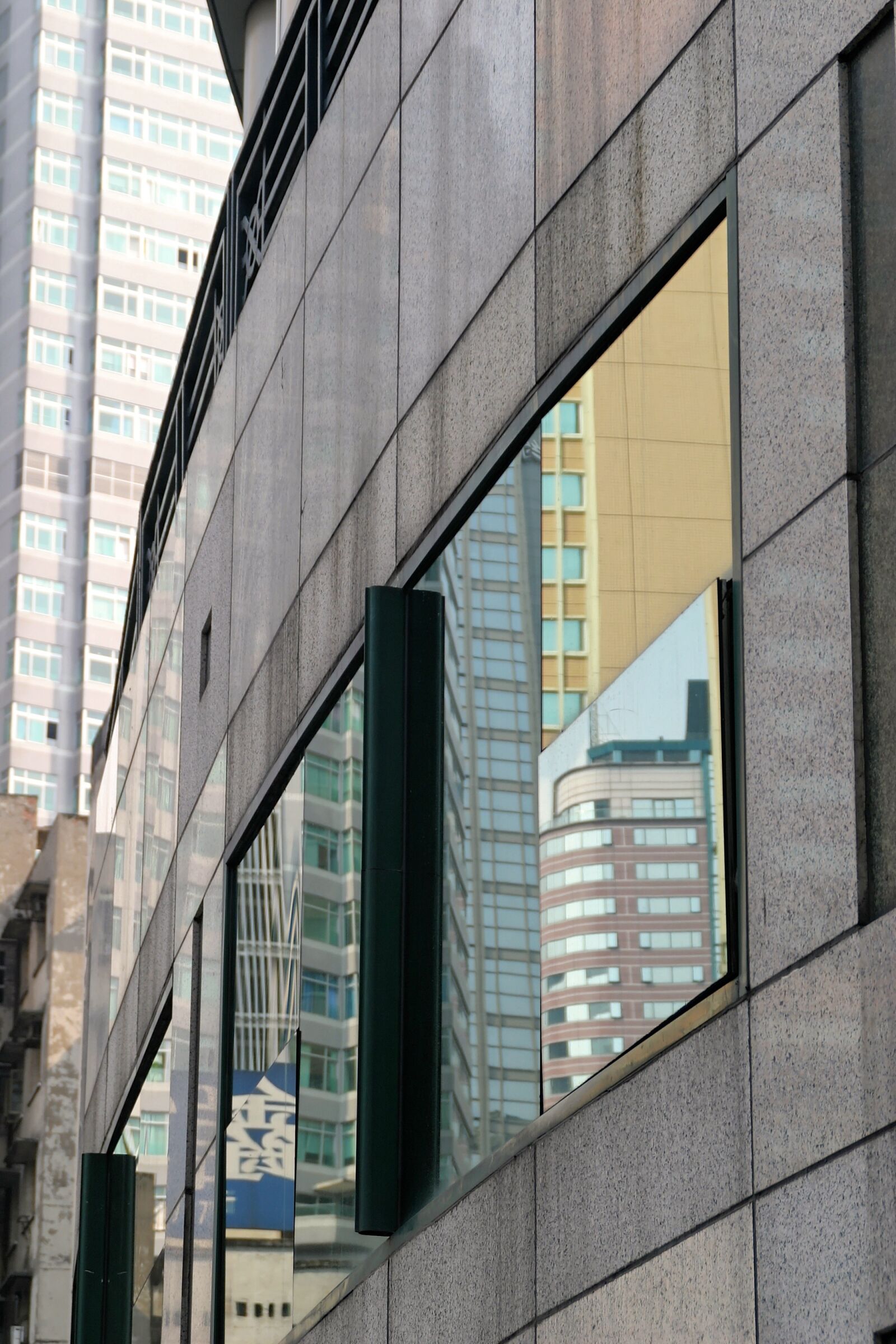 Canon EOS 10D sample photo. Facade, glass, stone photography