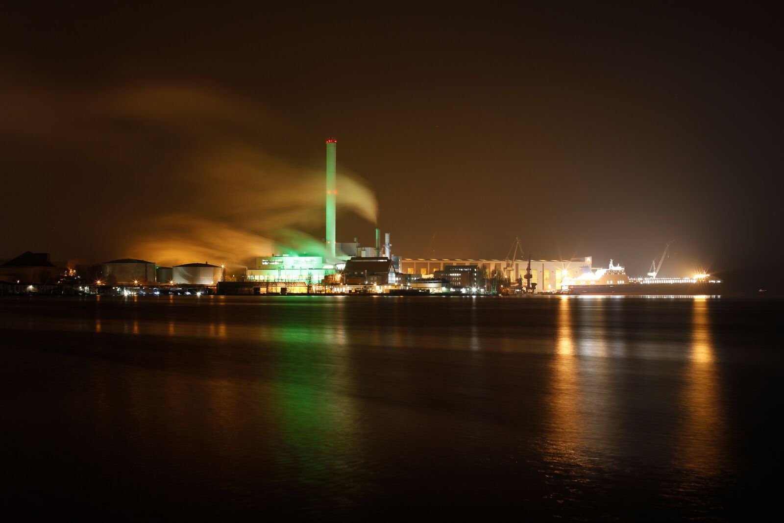 Canon EOS 5D Mark II sample photo. Flensburg, port, night photograph photography