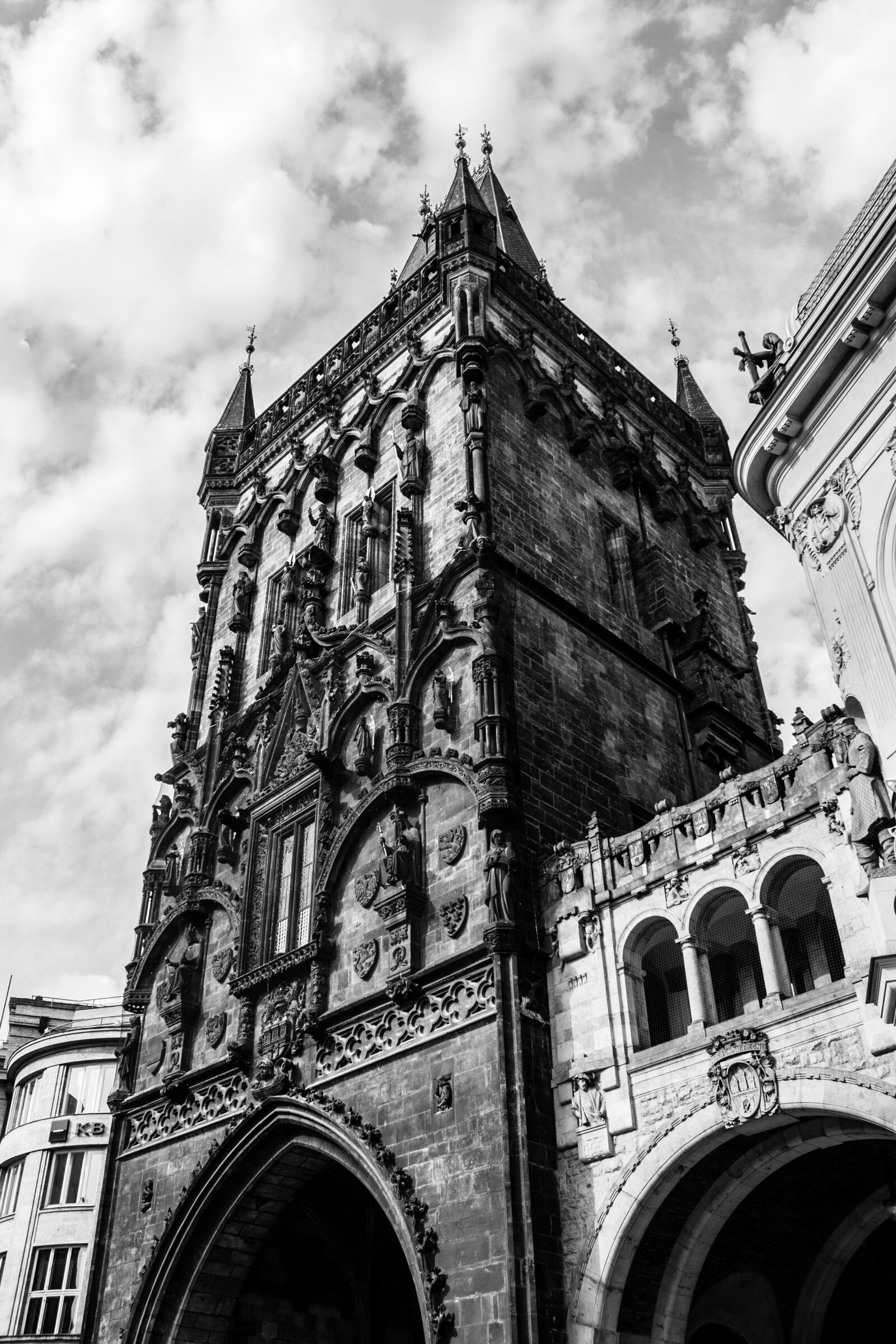 Canon EOS 1100D (EOS Rebel T3 / EOS Kiss X50) sample photo. Prague, white black, city photography
