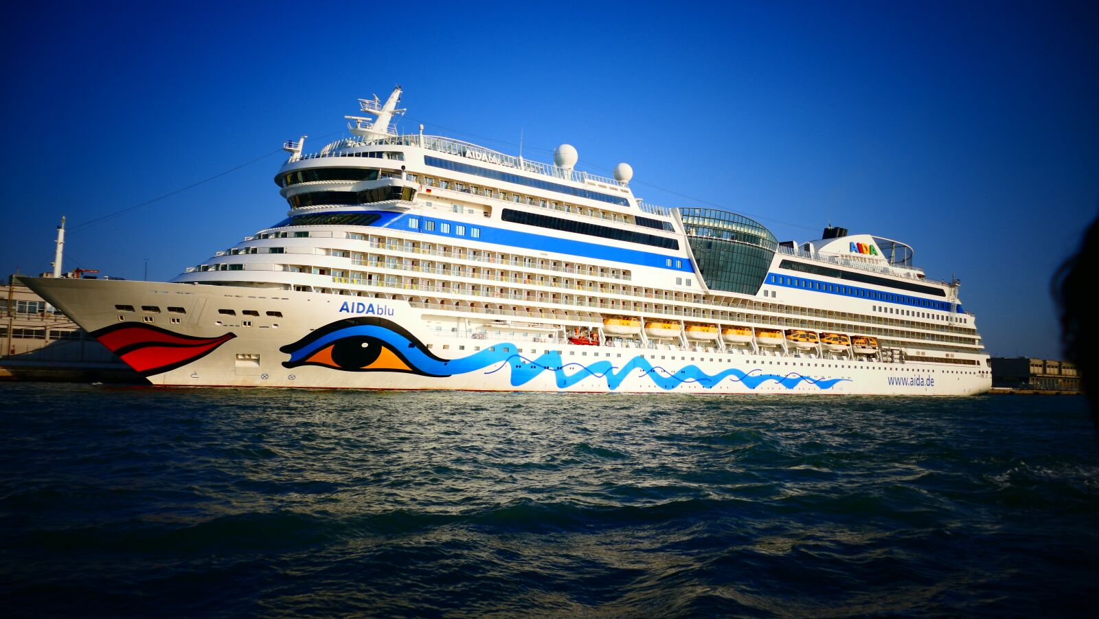 Panasonic Lumix DMC-FZ1000 sample photo. Aida, italy, cruise ship photography