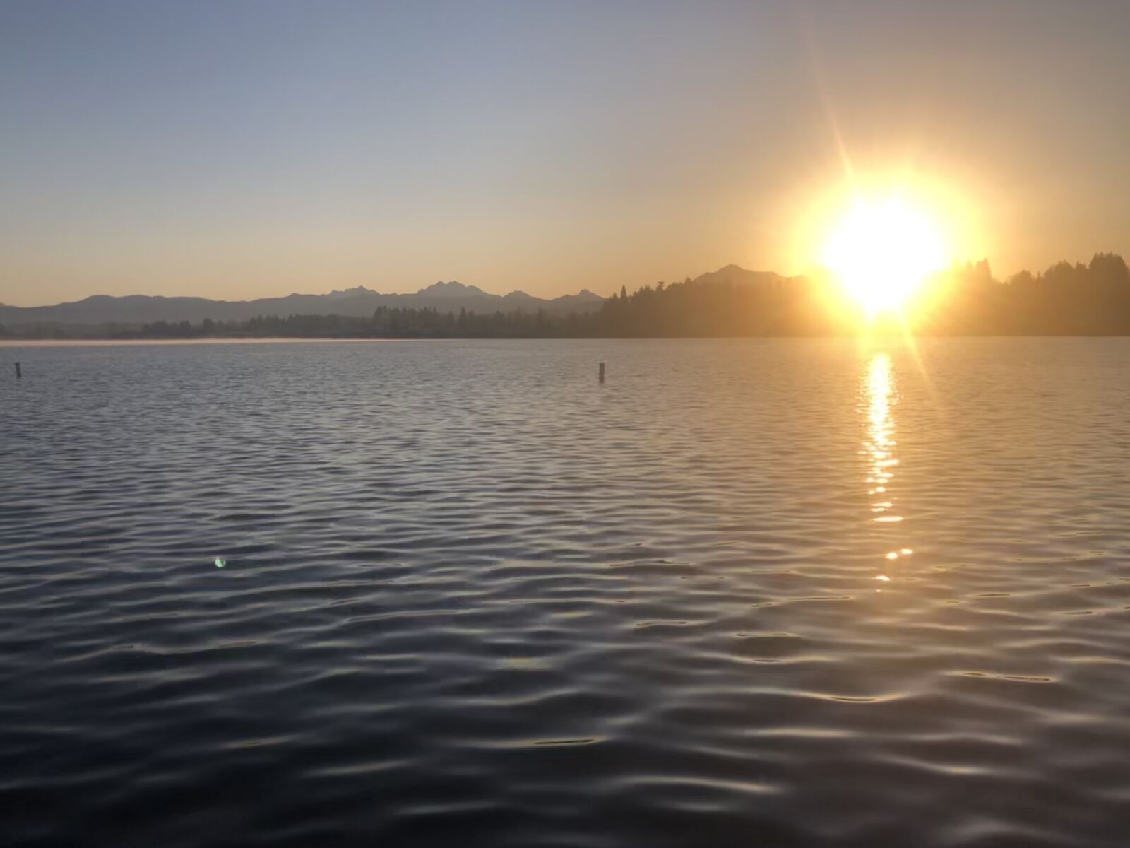 iPhone 8 back camera 3.99mm f/1.8 sample photo. Sunrise, lake, calm photography