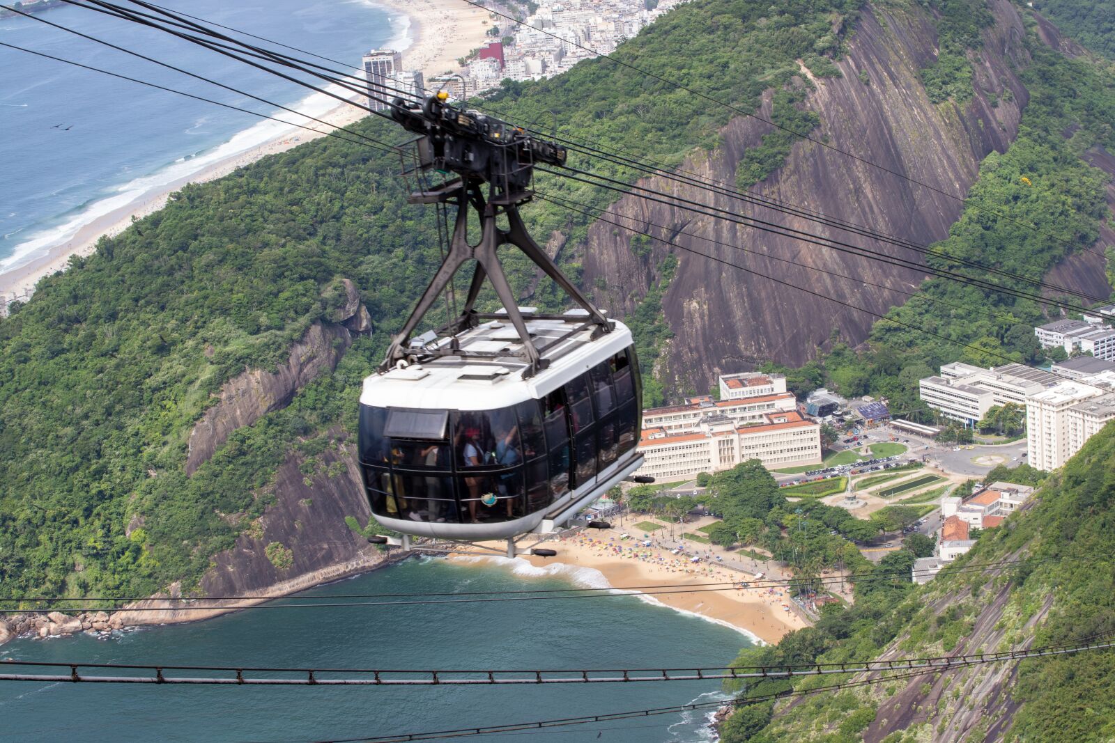 Canon EOS 6D Mark II + Canon EF 70-200mm F4L USM sample photo. Cable car, sugar loaf photography