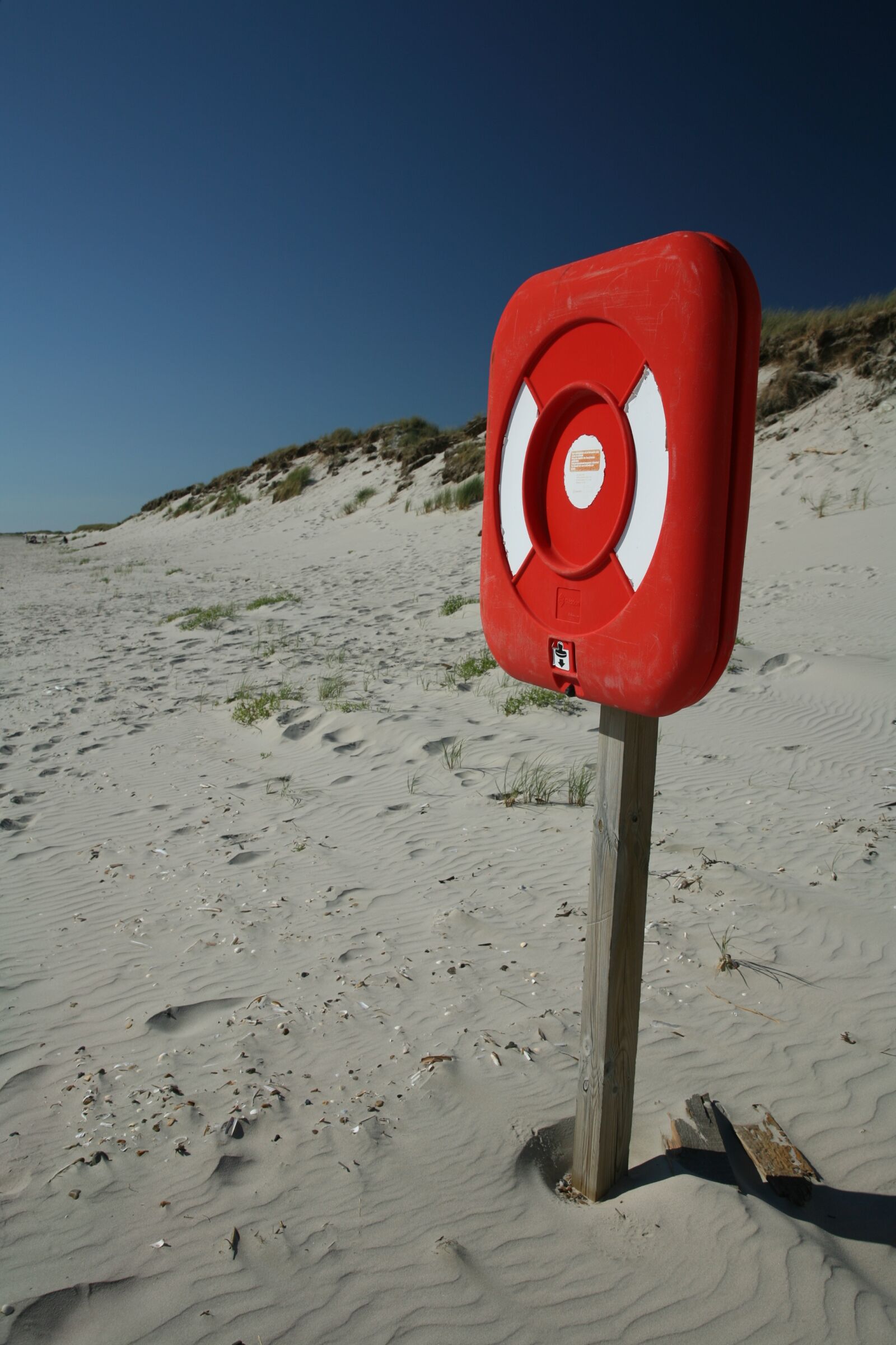 Canon EOS 5D sample photo. Beach, rescue station, divorced photography