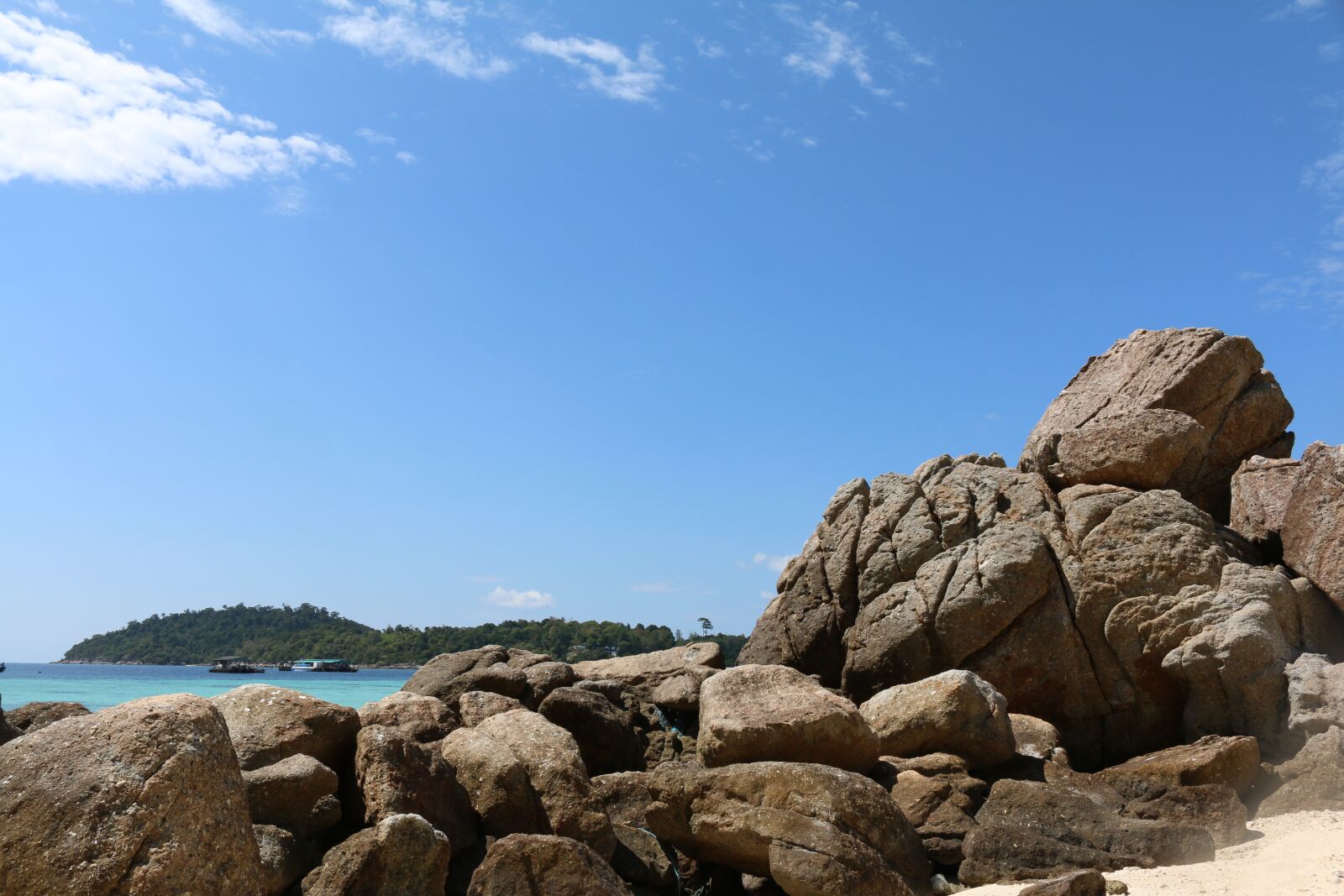 Canon EOS 70D sample photo. Sea, rock, holidays photography