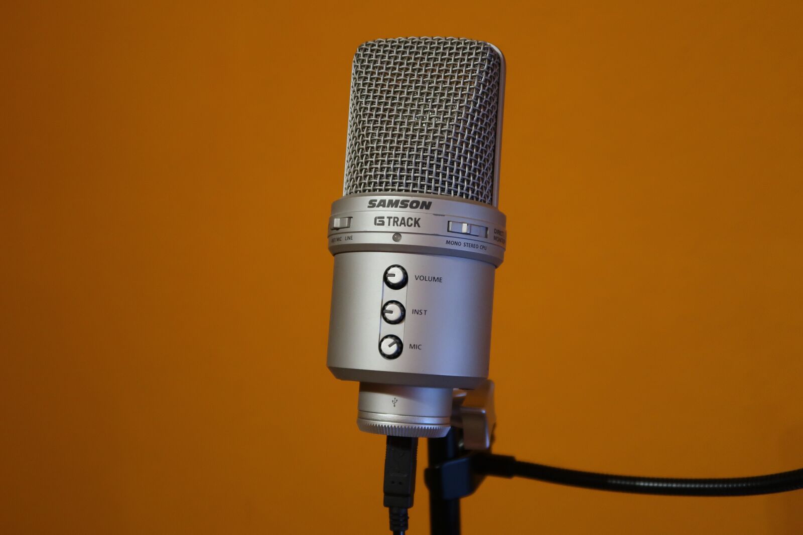 Canon PowerShot G7 X Mark II sample photo. Microphone, samson, subject photography