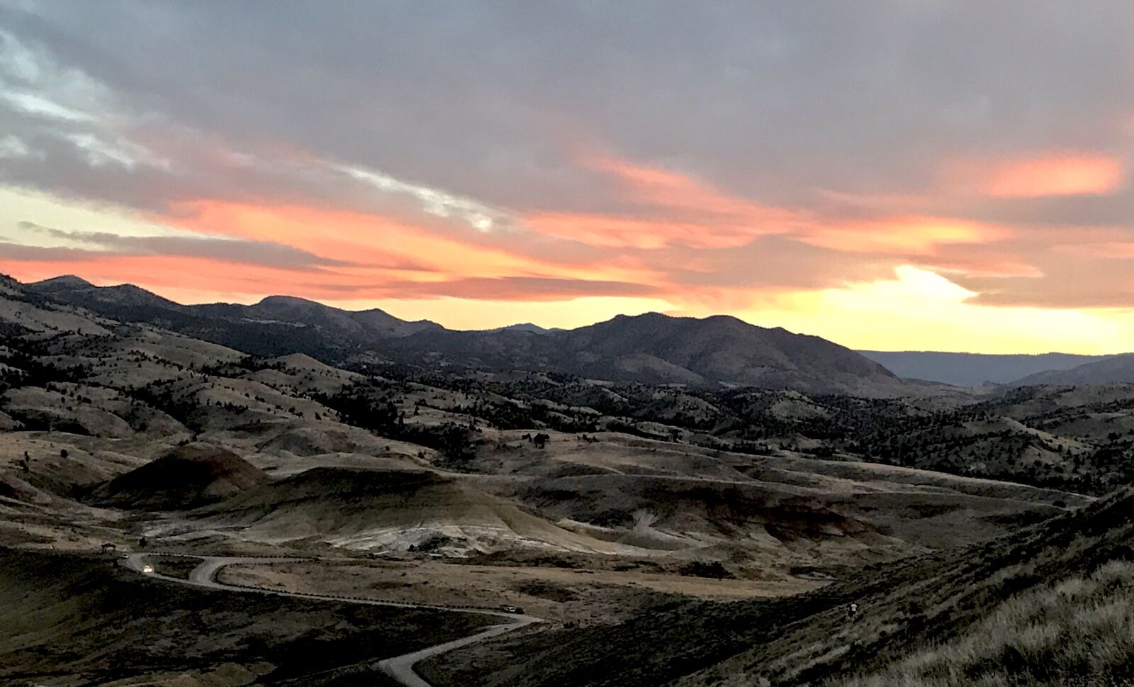 iPhone 7 back camera 3.99mm f/1.8 sample photo. Oregon, painted hills, landscape photography