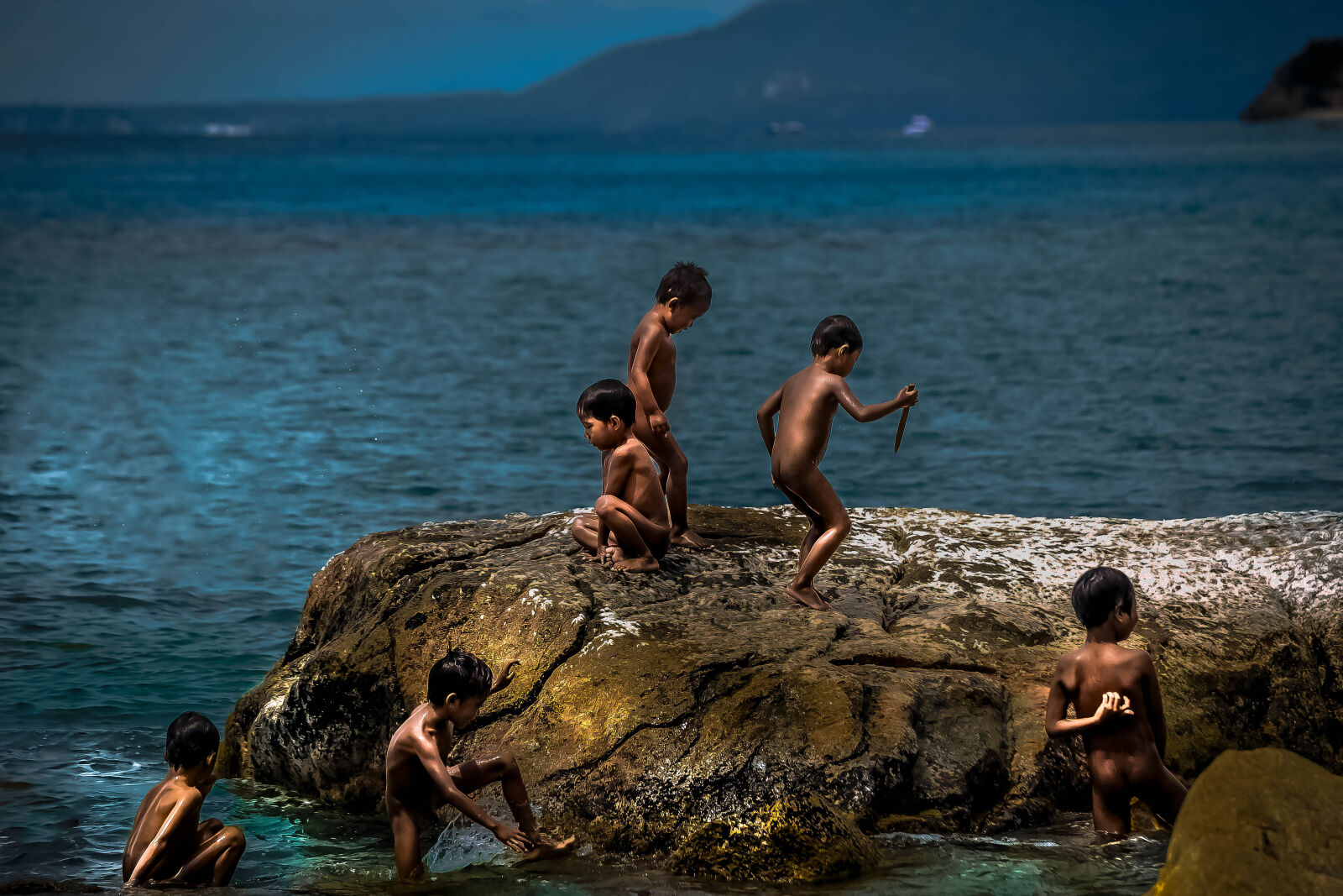 Nikon D3100 sample photo. Childsplay, puertogallera, phils photography