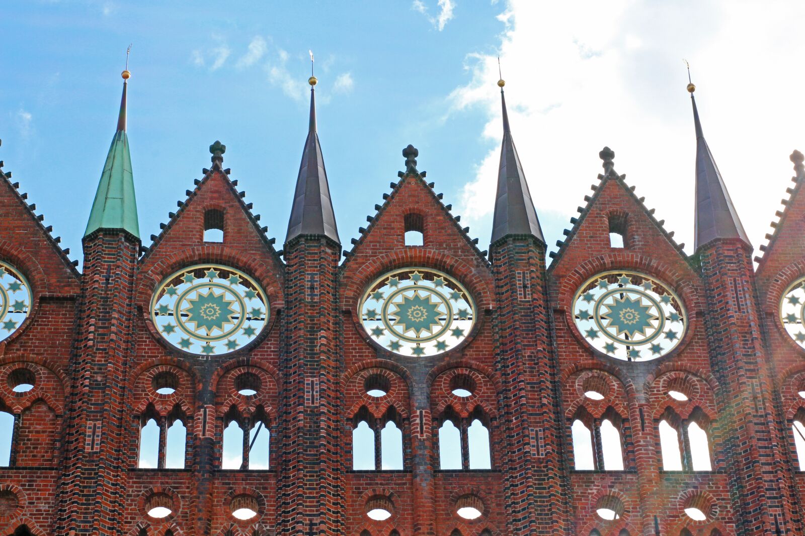 Canon EOS 700D (EOS Rebel T5i / EOS Kiss X7i) sample photo. Stralsund, nikolai church, town photography