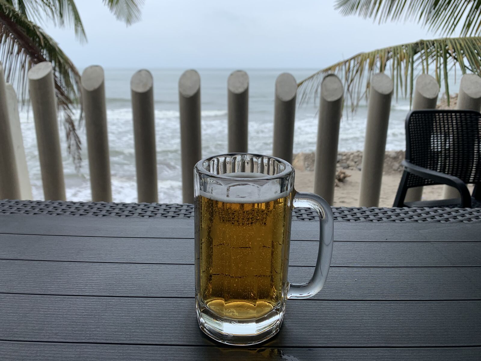 Apple iPhone XS sample photo. Sea, beach, beer photography