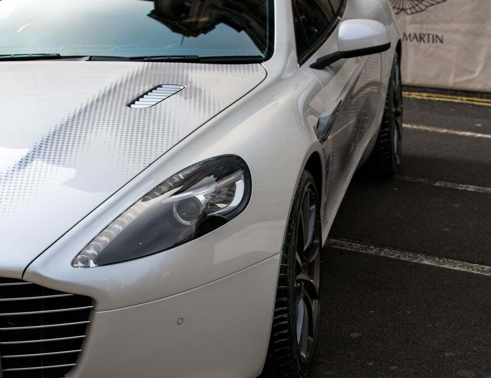 Canon EOS 70D + Canon EF 50mm F1.4 USM sample photo. Aston martin rapide, cars photography