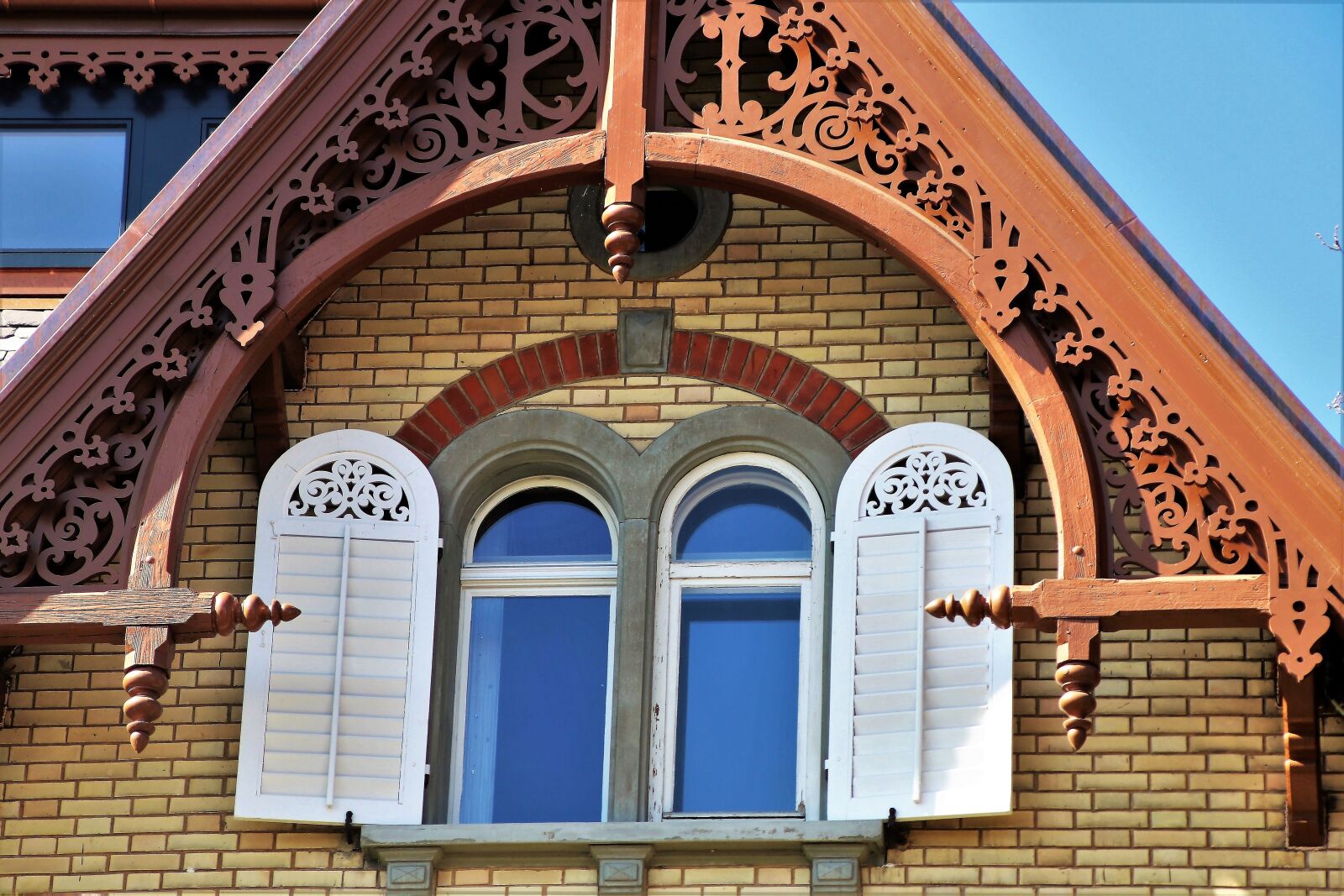 Canon EOS 80D sample photo. The roof of the photography