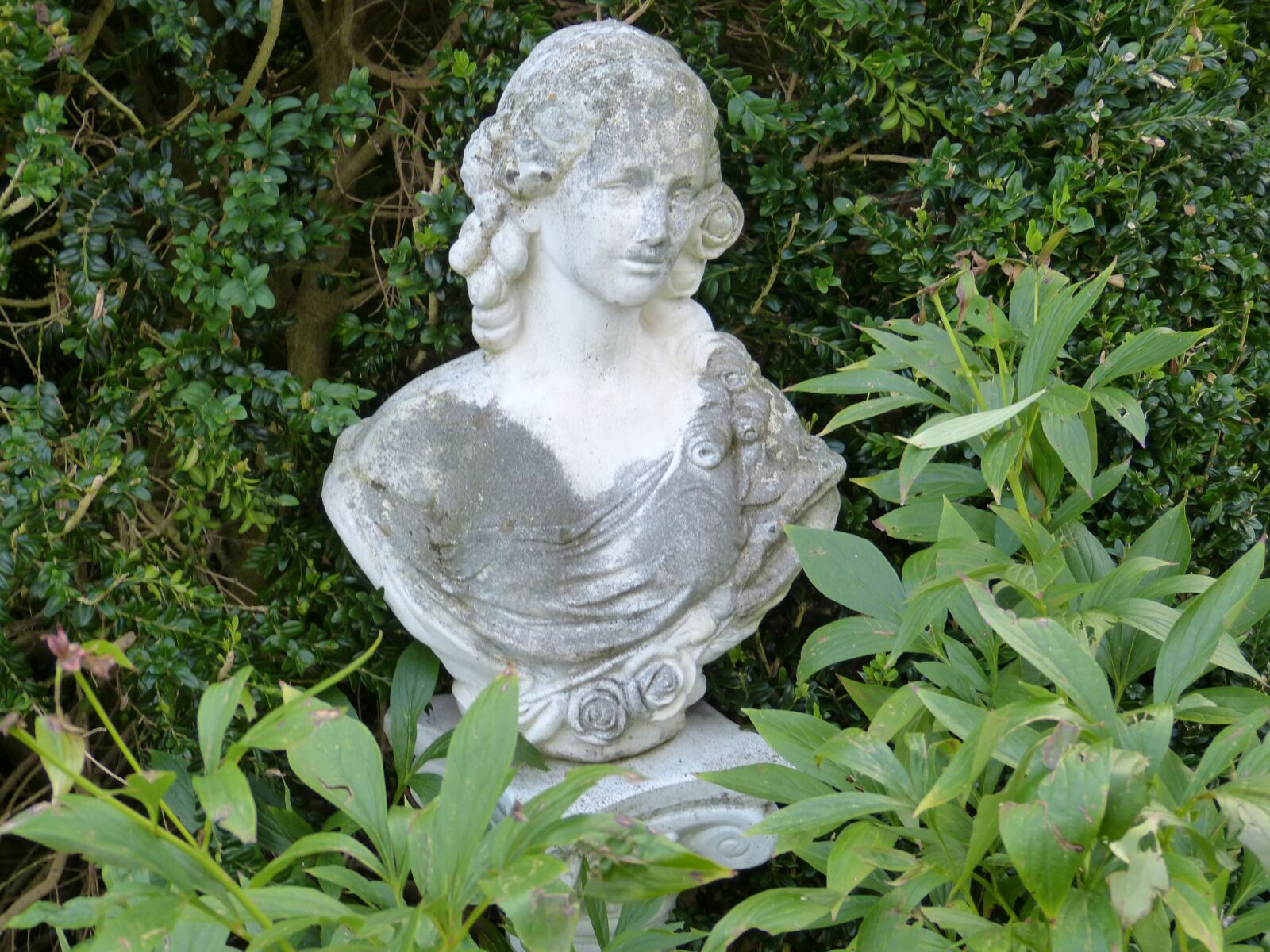 Panasonic Lumix DMC-FZ150 sample photo. Figure, statue, garden figurines photography