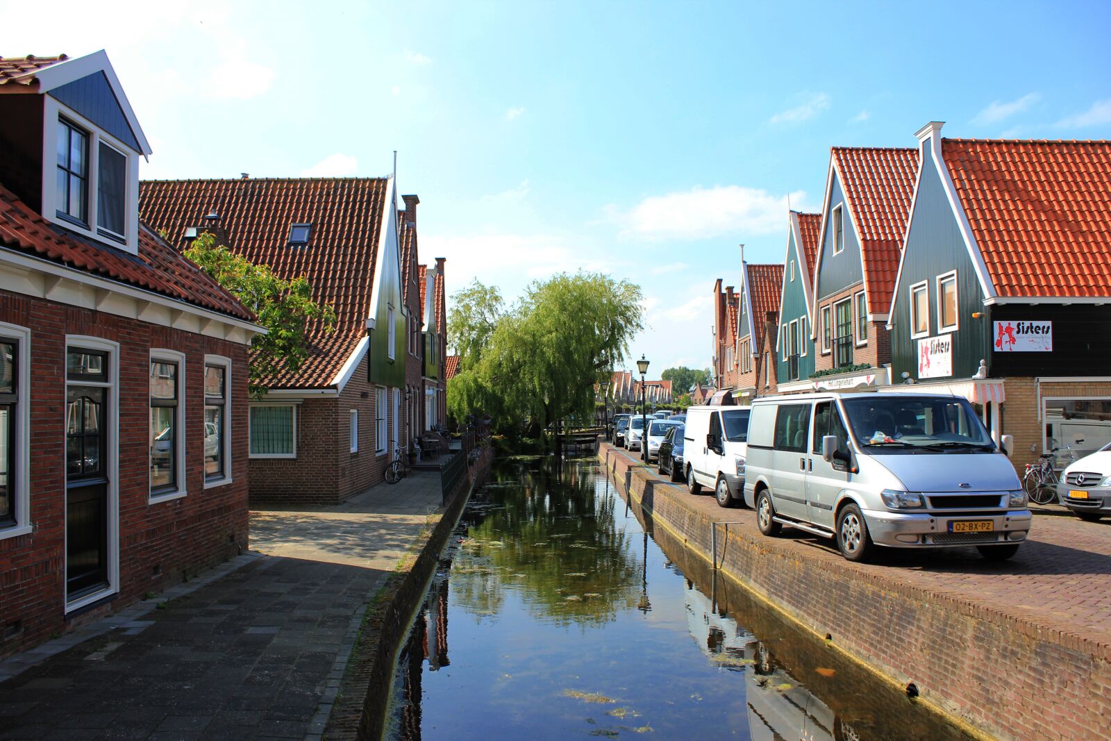 Canon EOS 550D (EOS Rebel T2i / EOS Kiss X4) sample photo. Netherlands, volendam, channels photography