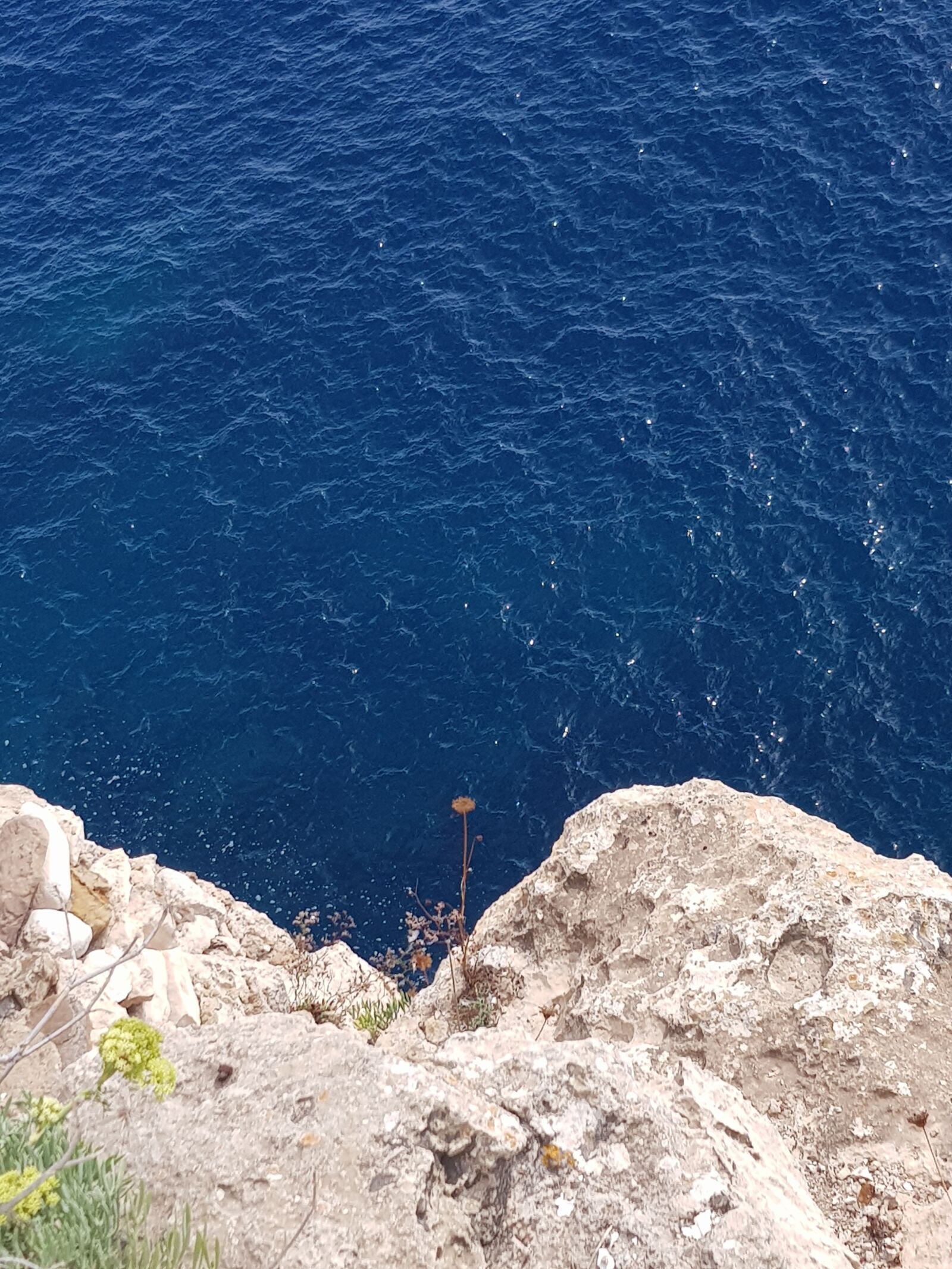 Samsung Galaxy S8 sample photo. Sea, cova, stones photography