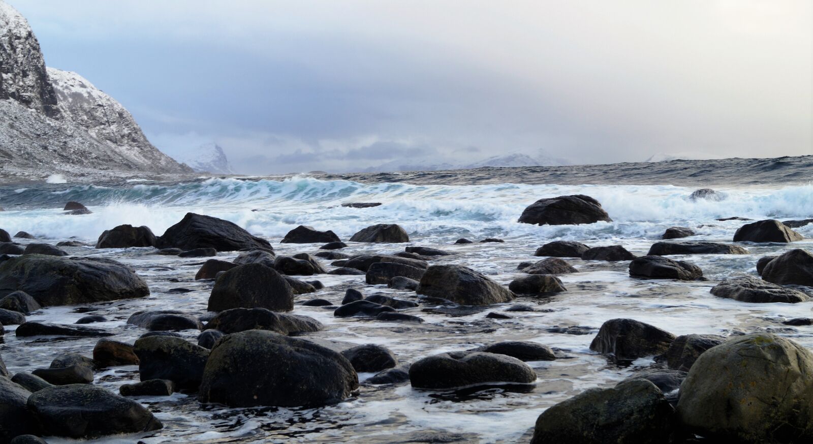 Sony DT 18-55mm F3.5-5.6 SAM II sample photo. Ocean, mountains, landscape photography