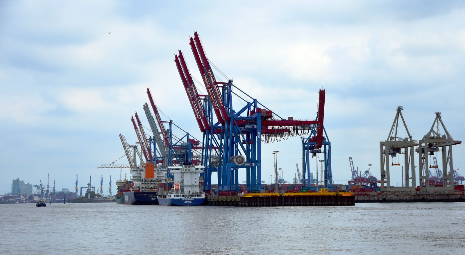 Nikon D7200 sample photo. Crane, cranes, port photography