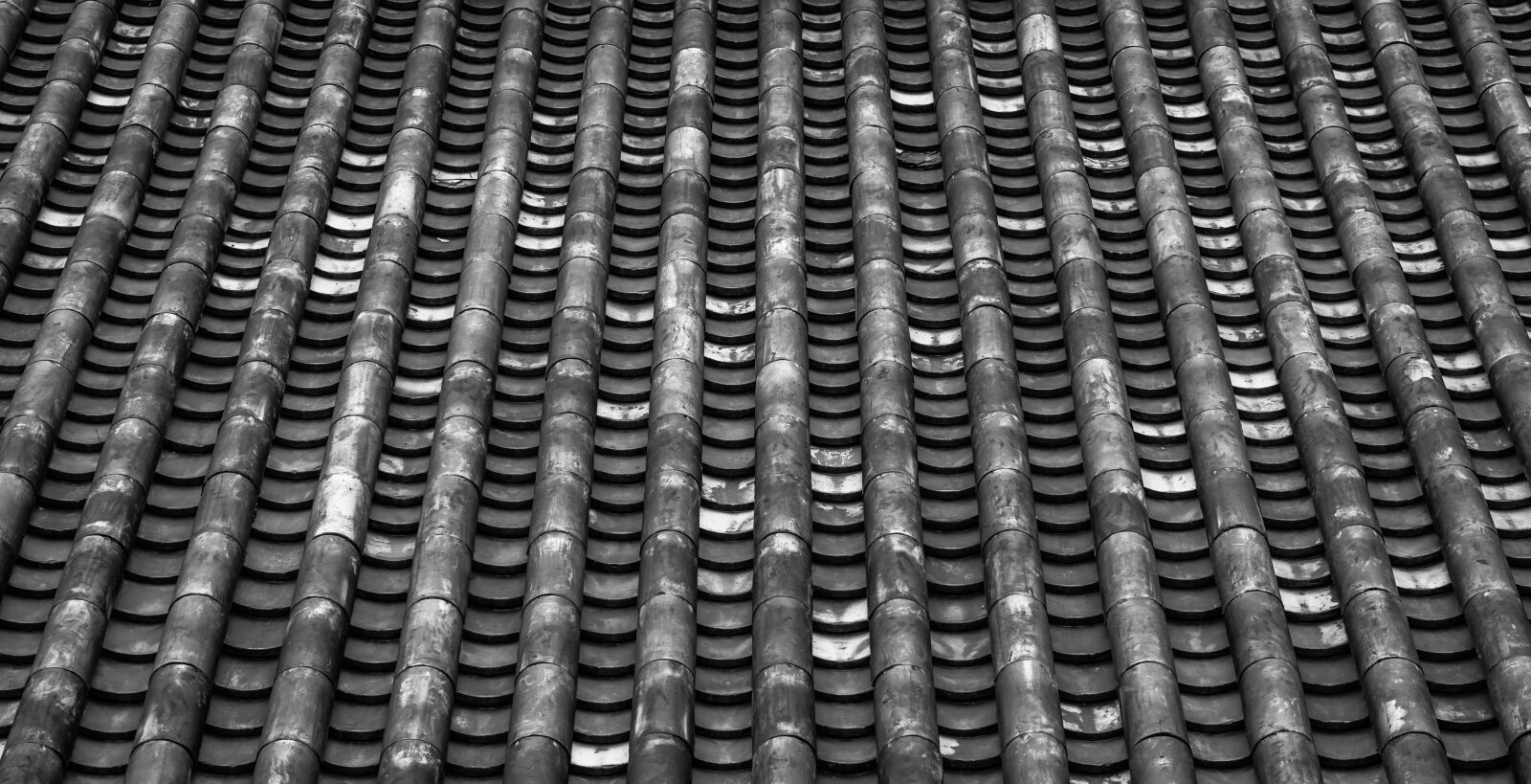 Sony a7 + Sony FE 28-70mm F3.5-5.6 OSS sample photo. Roof tile, roof, republic photography