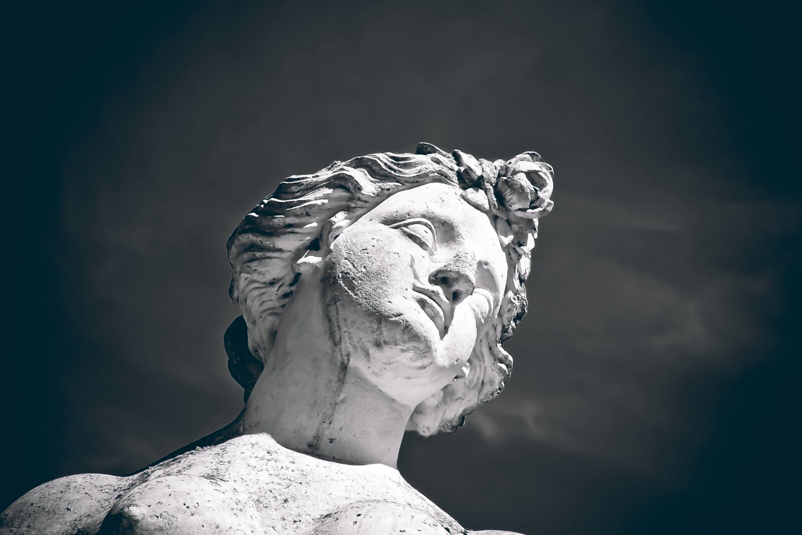 Olympus OM-D E-M10 sample photo. Statue, stone, sculpture photography