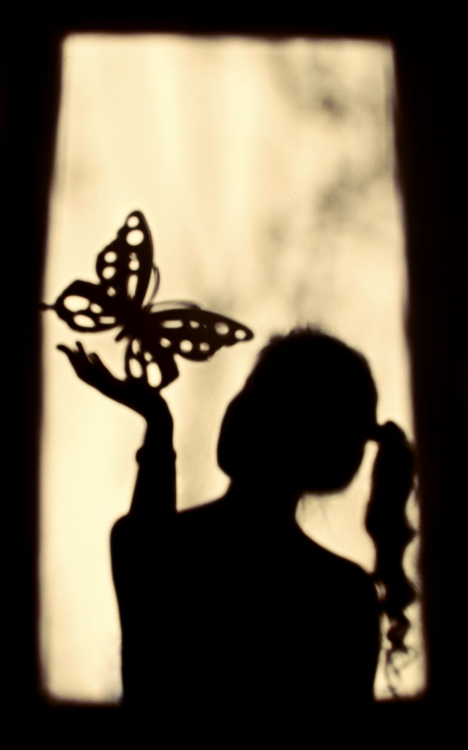 Canon EOS 700D (EOS Rebel T5i / EOS Kiss X7i) sample photo. Shadow, girl, butterfly photography