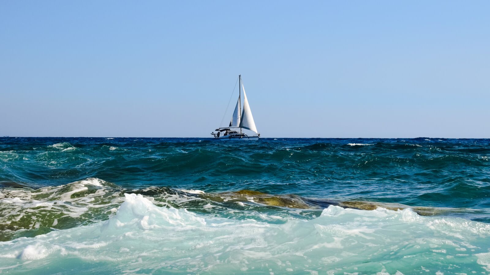 Nikon D3300 sample photo. Wave, sea, spray photography