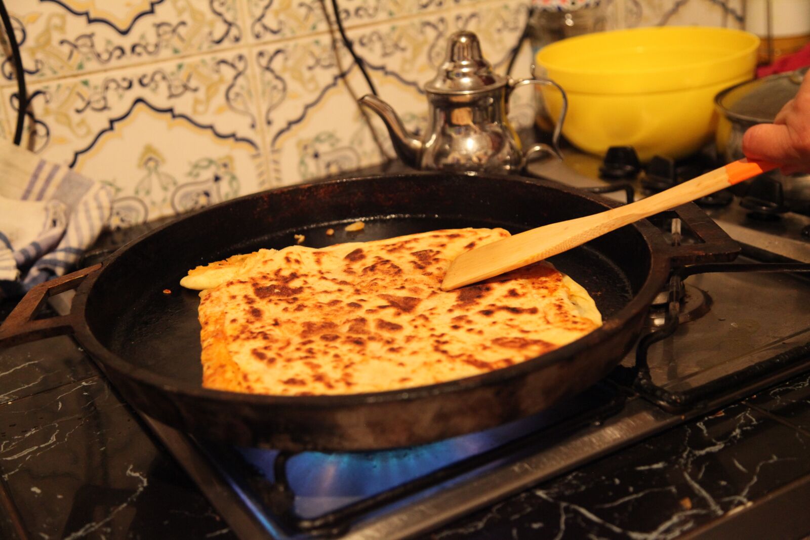 Canon EOS 5D Mark II sample photo. Bread, ruti, pan photography