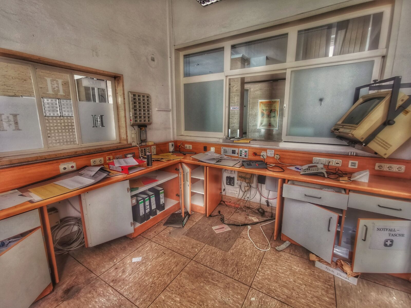 HUAWEI P30 Pro sample photo. Pforphoto, lost place, factory photography
