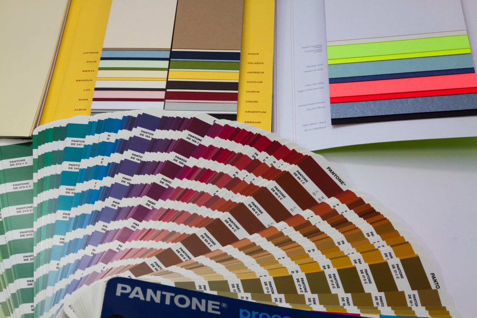 Canon EF-S 17-85mm F4-5.6 IS USM sample photo. Color patterns, paper pattern photography
