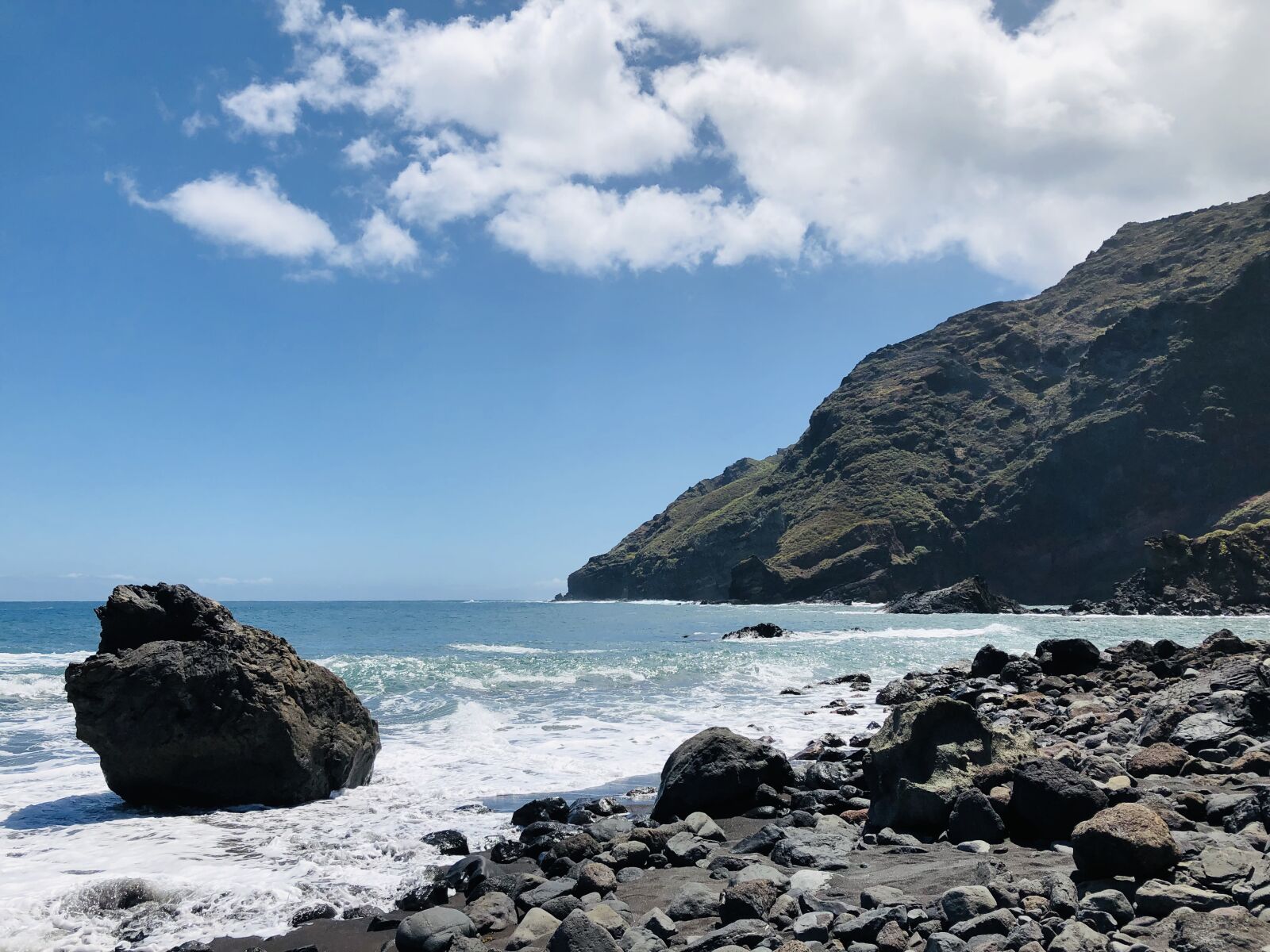 iPhone 8 back camera 3.99mm f/1.8 sample photo. Tenerife, sea, travel photography