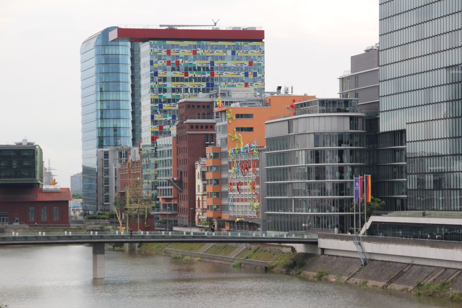 Canon EOS 600D (Rebel EOS T3i / EOS Kiss X5) sample photo. D sseldorf, rhine, media photography