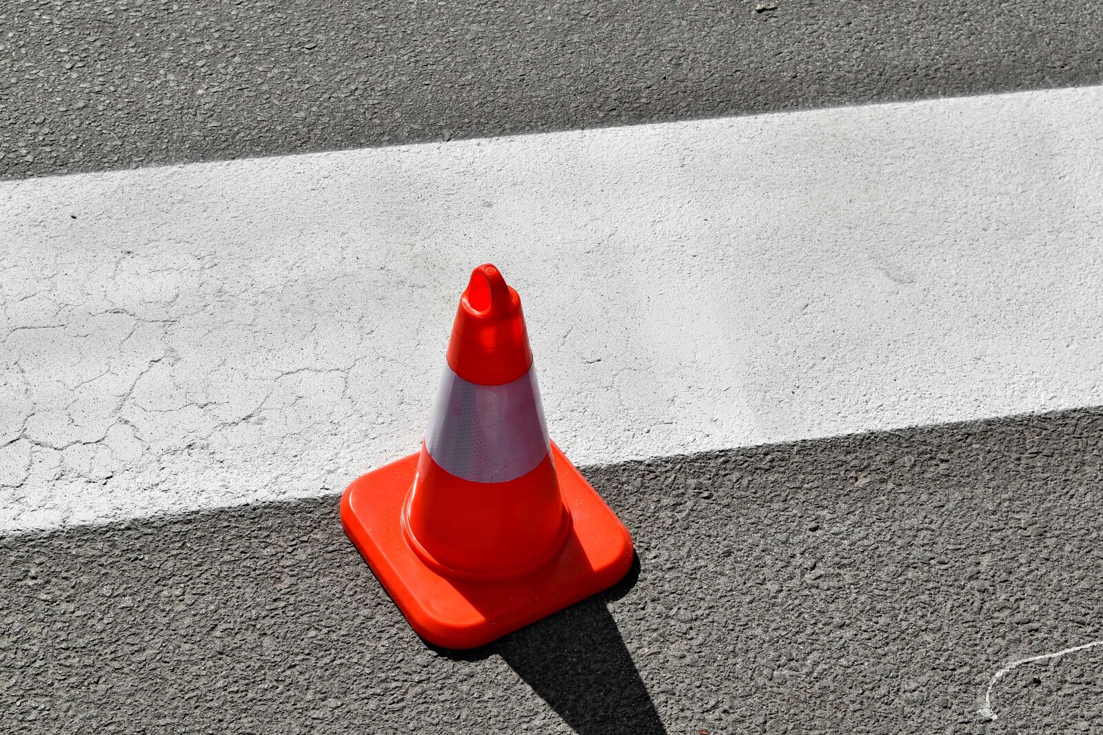 Nikon D5500 sample photo. Traffic control, asphalt, street photography