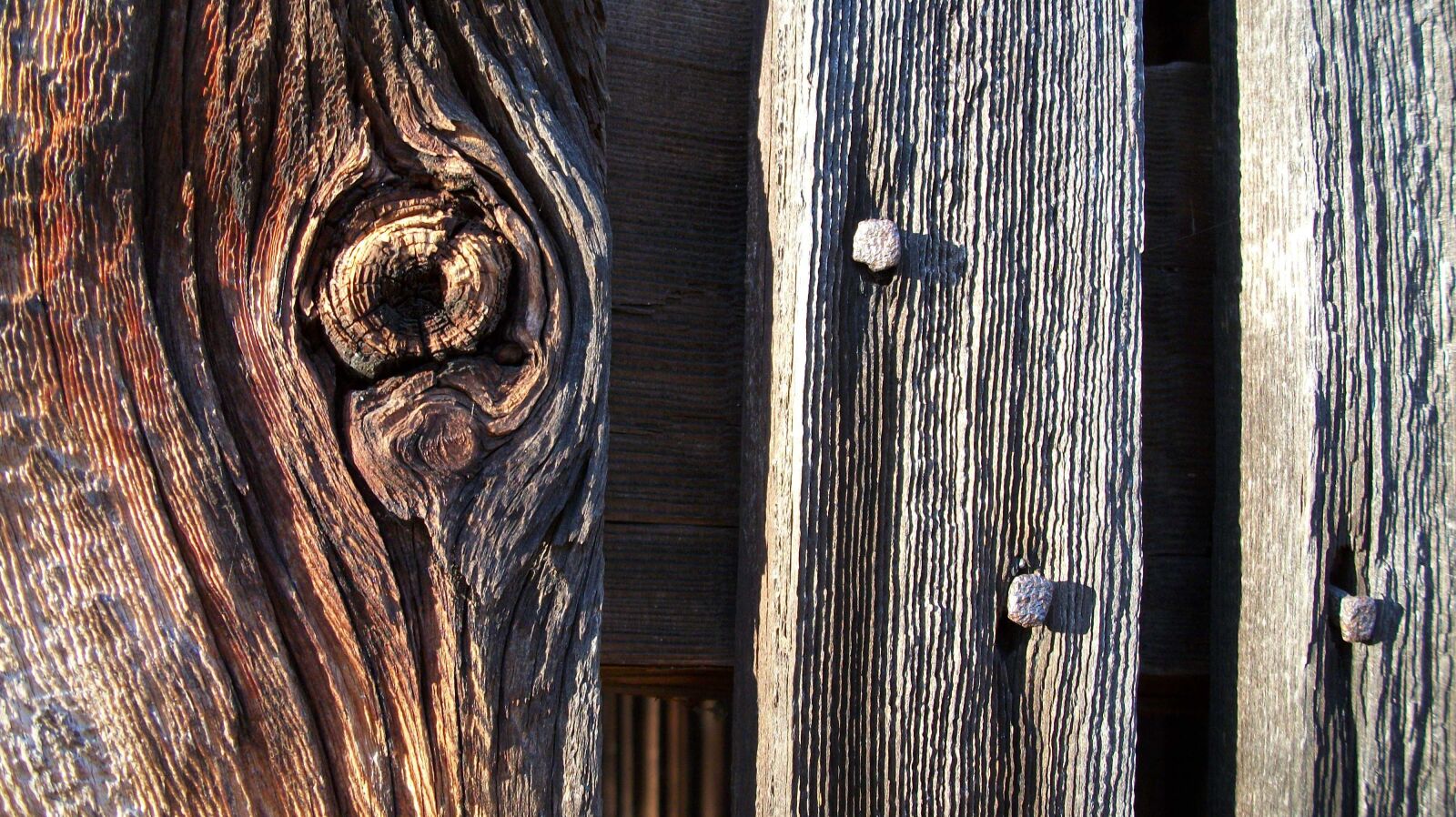 Kodak EASYSHARE C182 DIGITAL CAMERA sample photo. Barn, wood, weathered photography