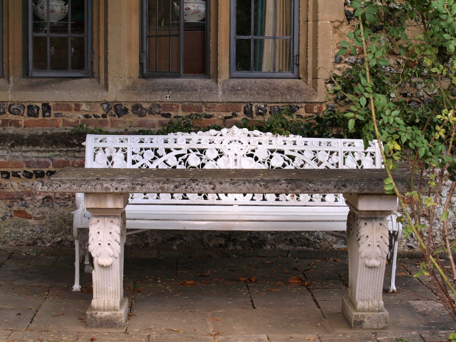 Olympus E-520 (EVOLT E-520) sample photo. Bench, seat, table photography