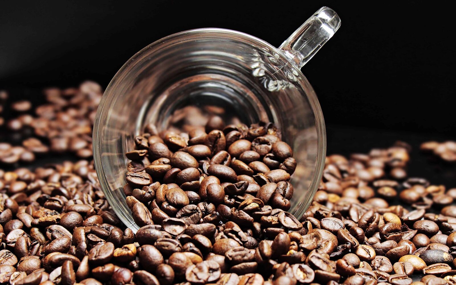 Canon EOS 100D (EOS Rebel SL1 / EOS Kiss X7) sample photo. Dark, caffeine, glass, espresso photography
