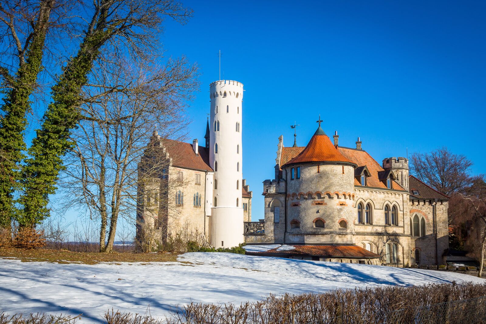 Canon EOS 5D Mark III sample photo. Lichtenstein castle, reutlingen, baden photography