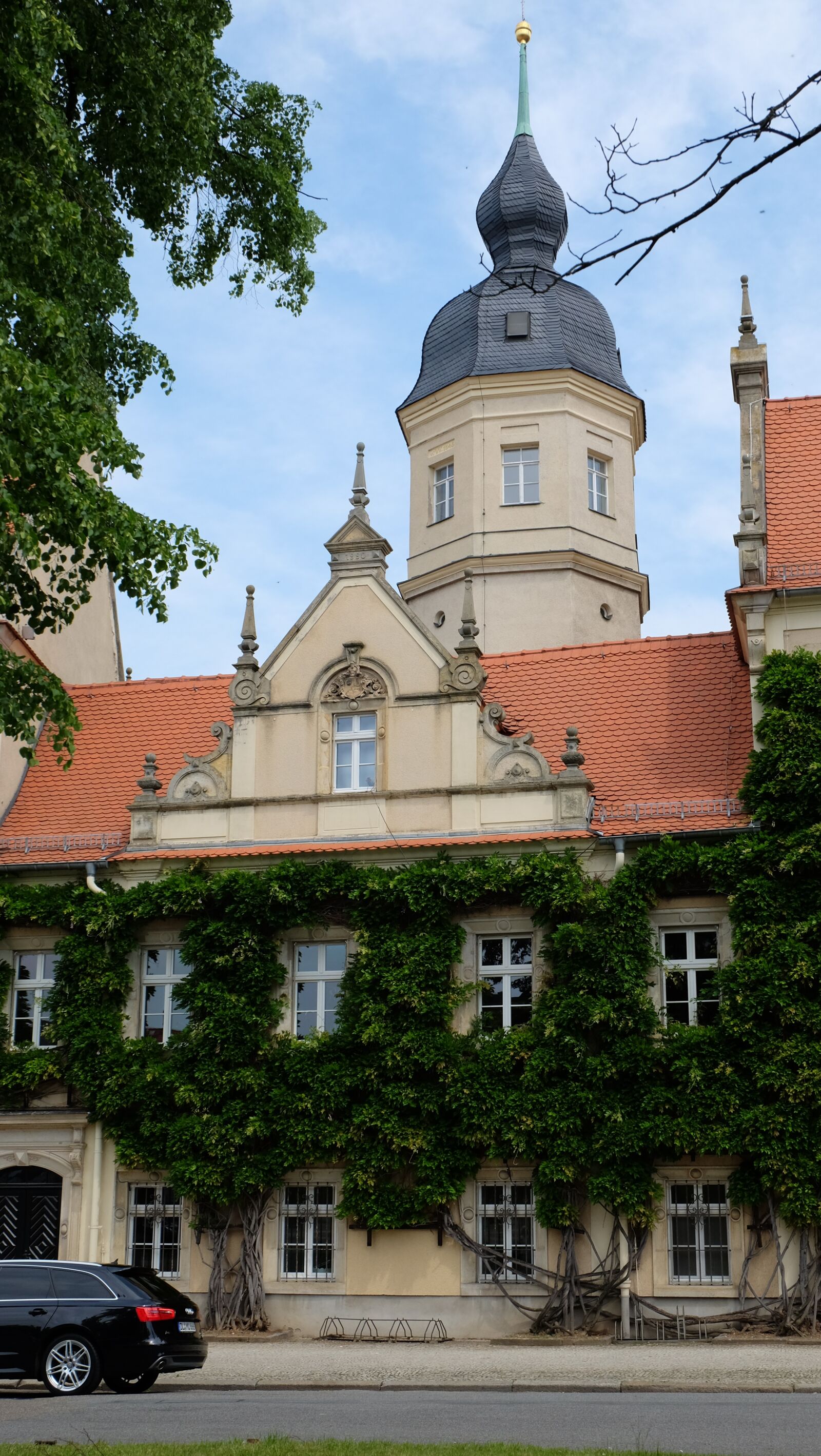 Fujifilm XC 16-50mm F3.5-5.6 OIS II sample photo. Photo, town hall tower photography