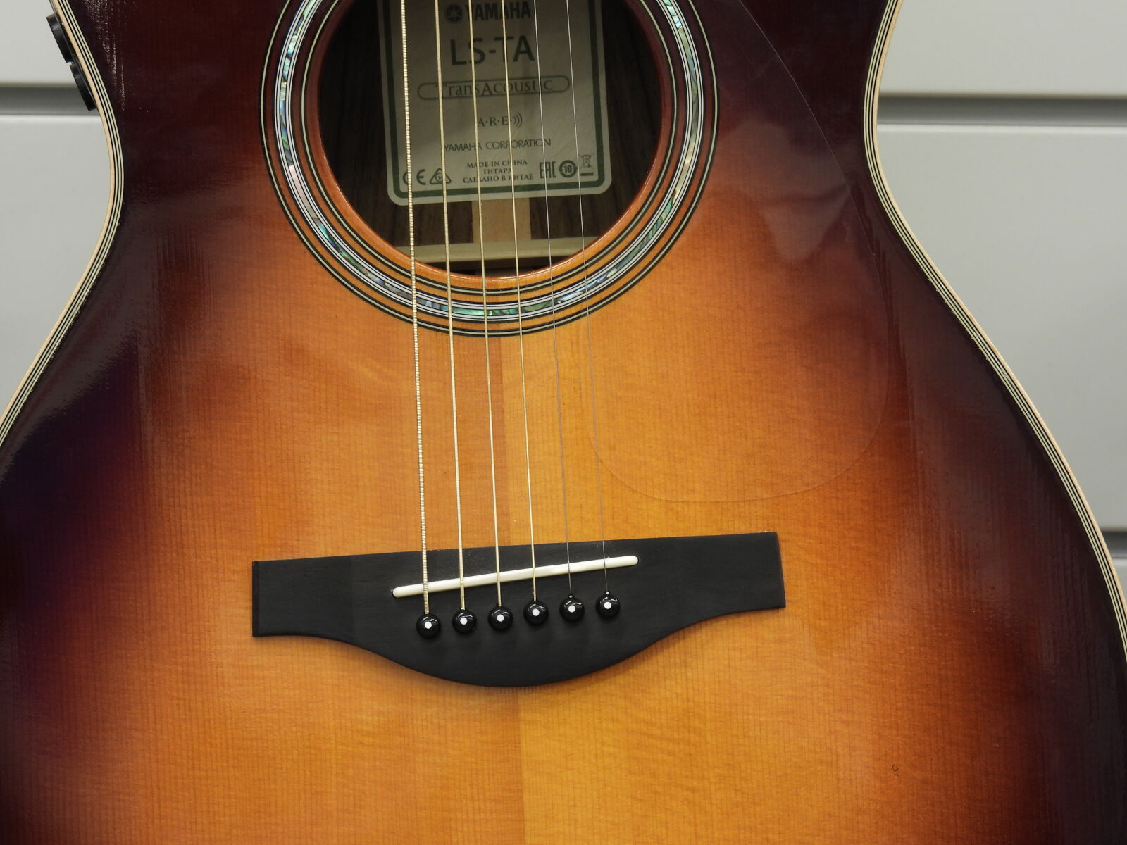 Nikon Coolpix P950 sample photo. Acoustic guitar photography